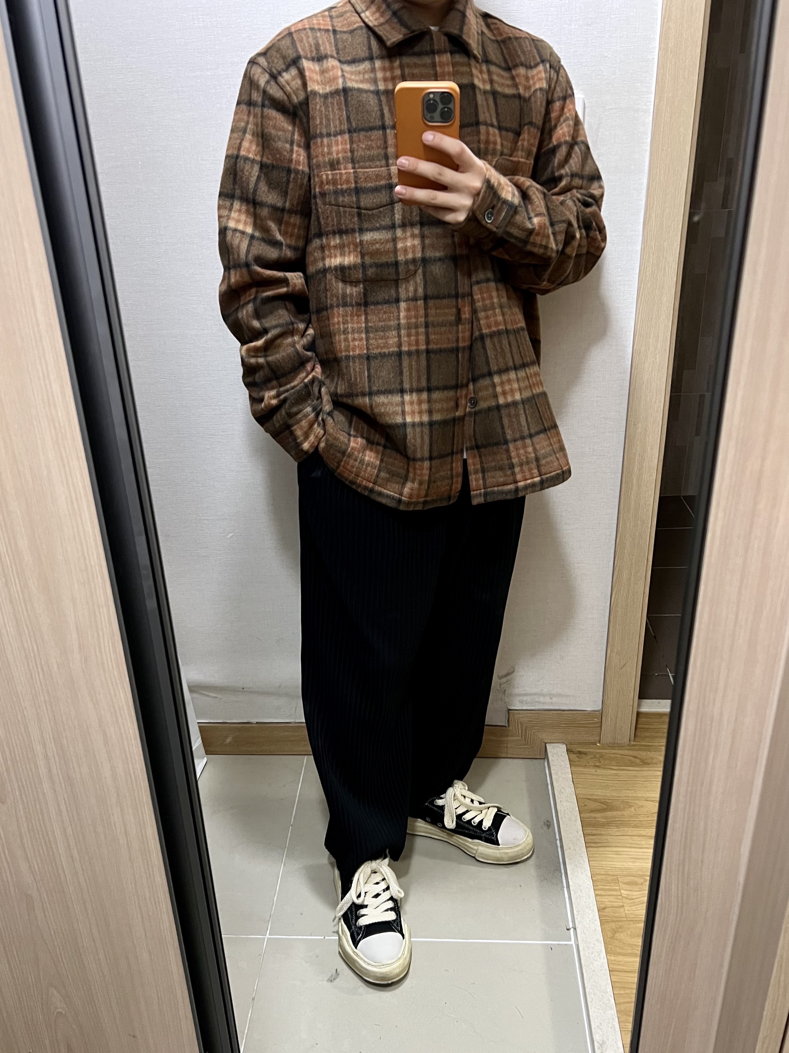 Maison Mihara Yasuhiro Peterson OG Sole OD Canvas Low-top Sneakers Black 착용 스타일