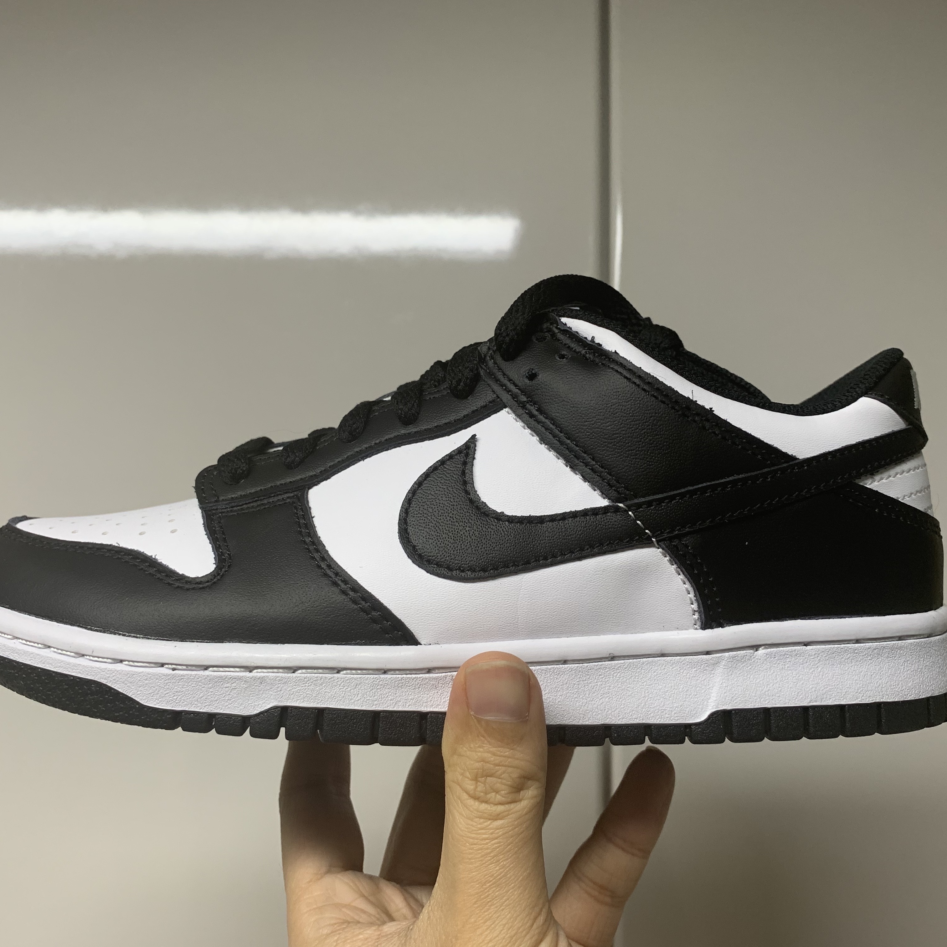 (GS) Nike Dunk Low Black 착용 스타일