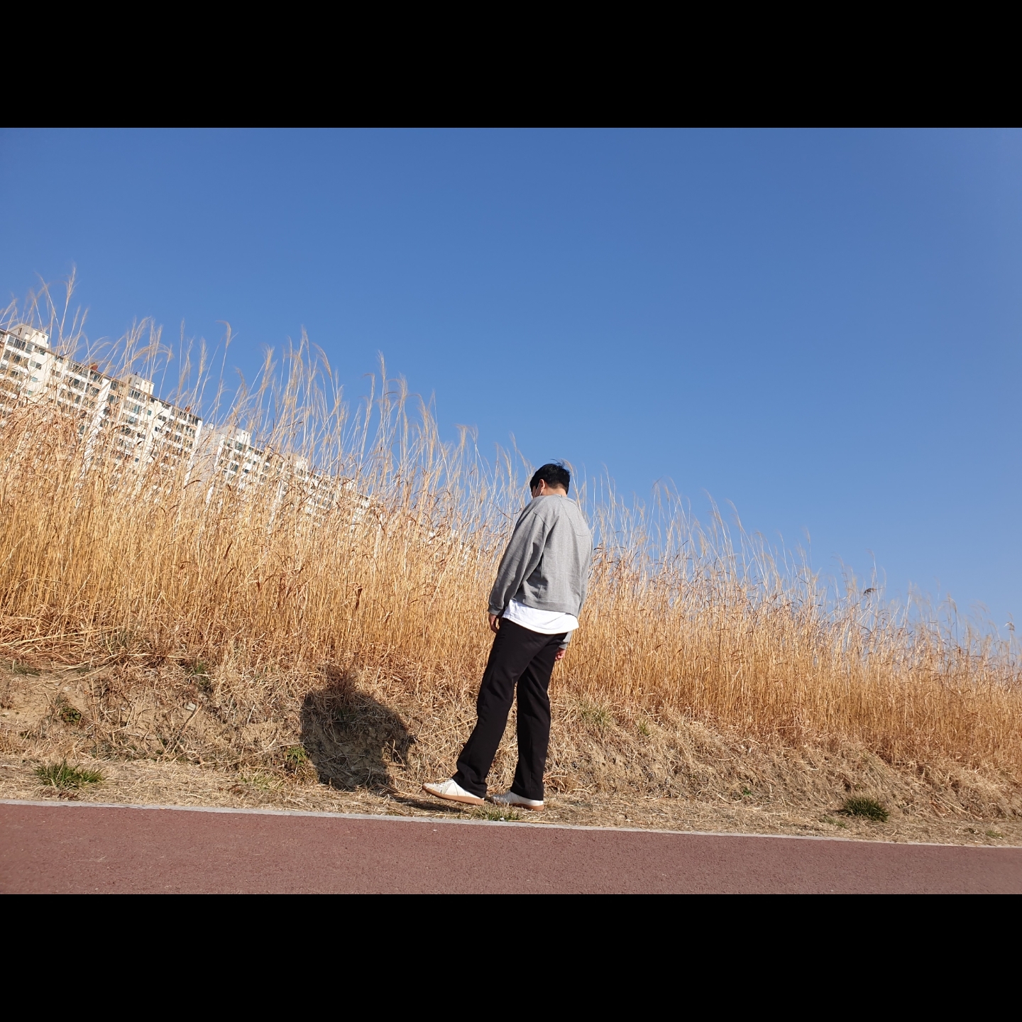 Maison Margiela Replica Paint Drop Sneakers 착용 스타일
