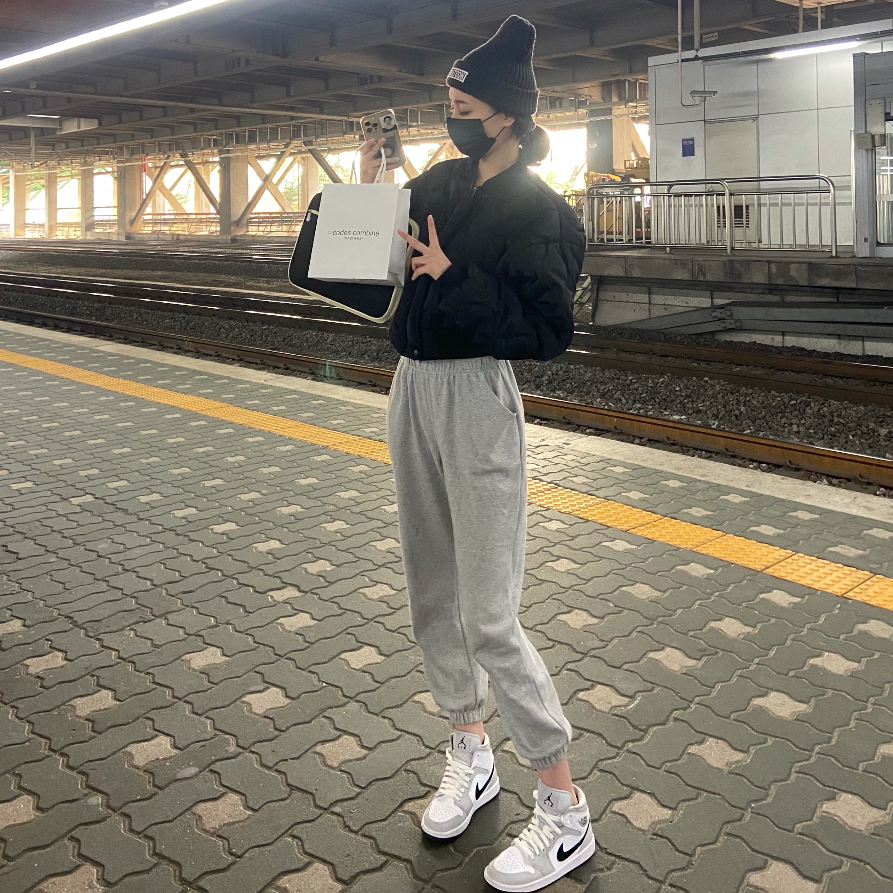 (W) Jordan 1 Mid Grey Fog 착용 스타일