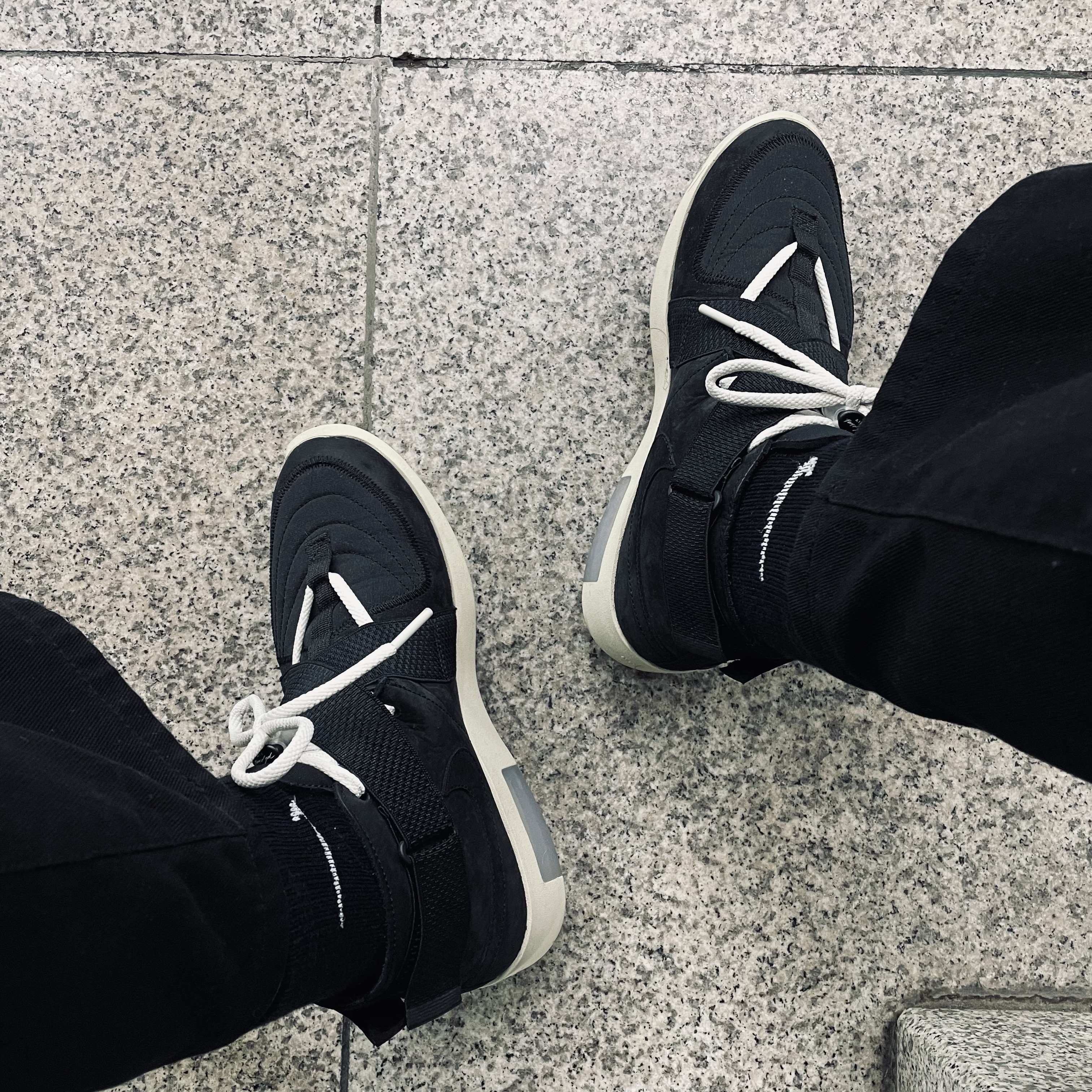 Nike x Fear of God Air Fear of God Raid Black 착용 스타일
