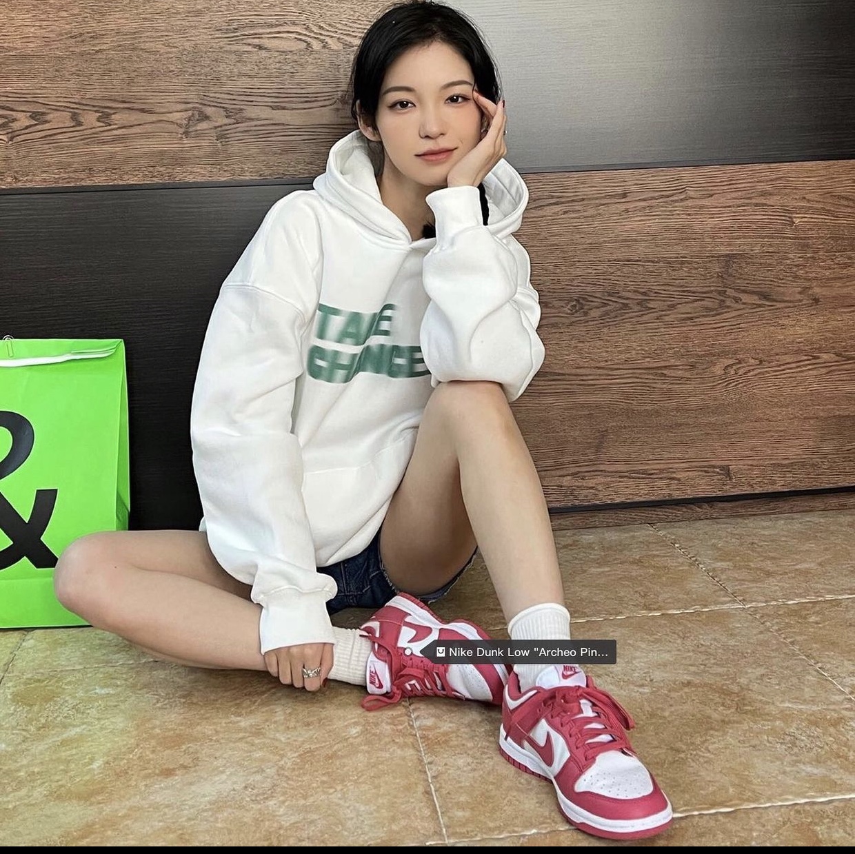 (W) Nike Dunk Low Archeo Pink 착용 스타일 - 2