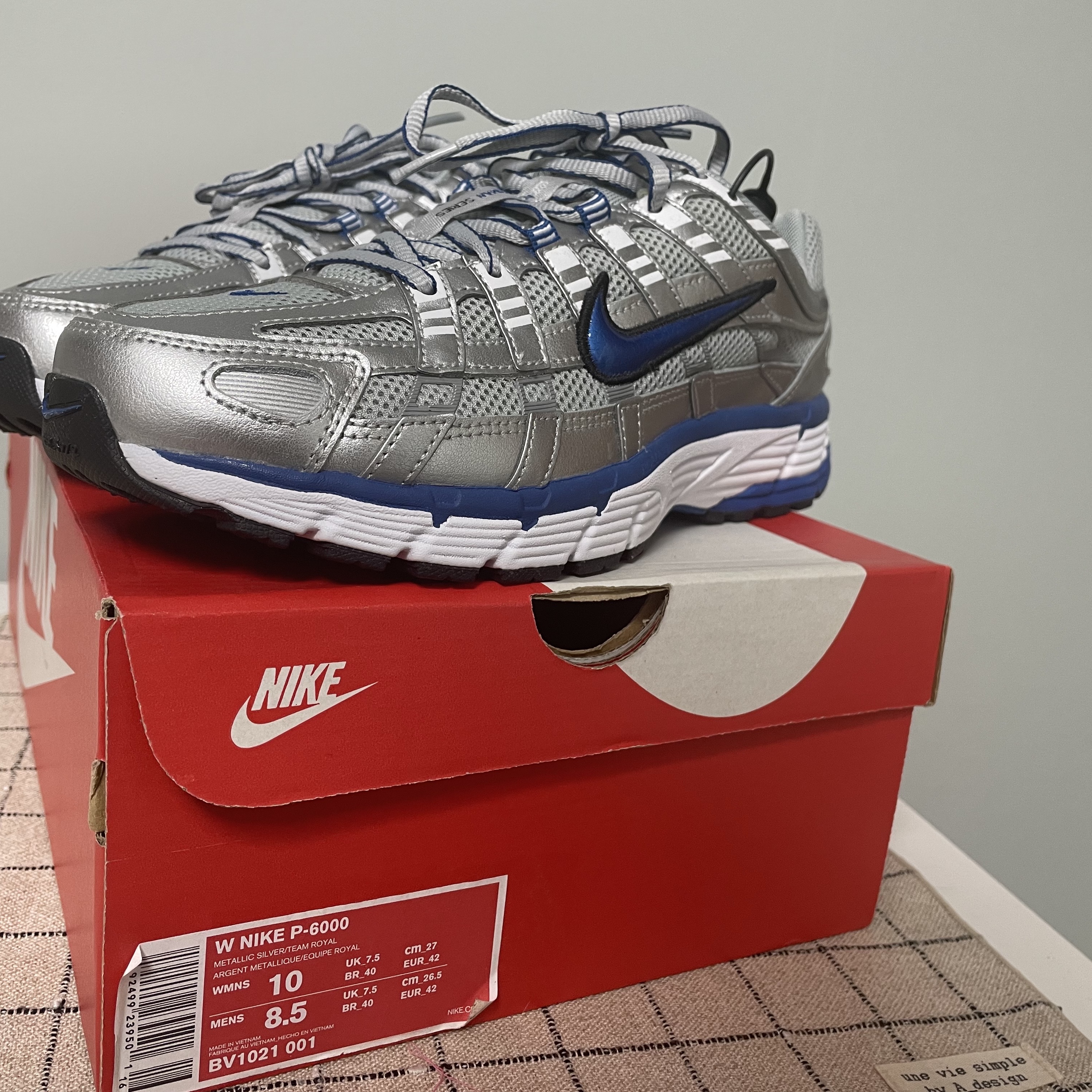 Nike P-6000 Metallic Silver 착용 스타일 - 2
