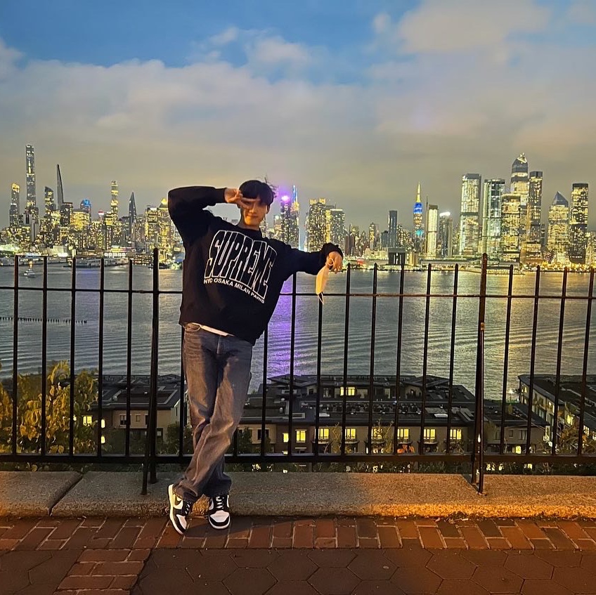 Supreme Cities Arc Crewneck Black - 21FW, Nike Dunk Low Retro Black 착용 스타일 - 2