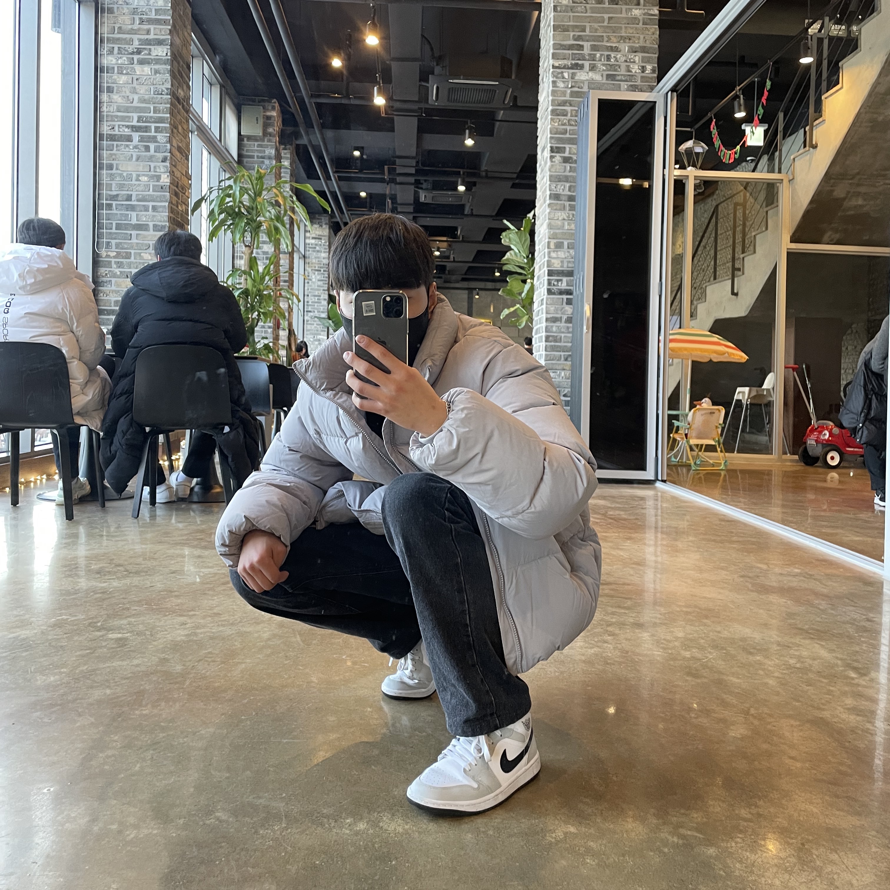 (W) Jordan 1 Mid Grey Fog 착용 스타일 - 2