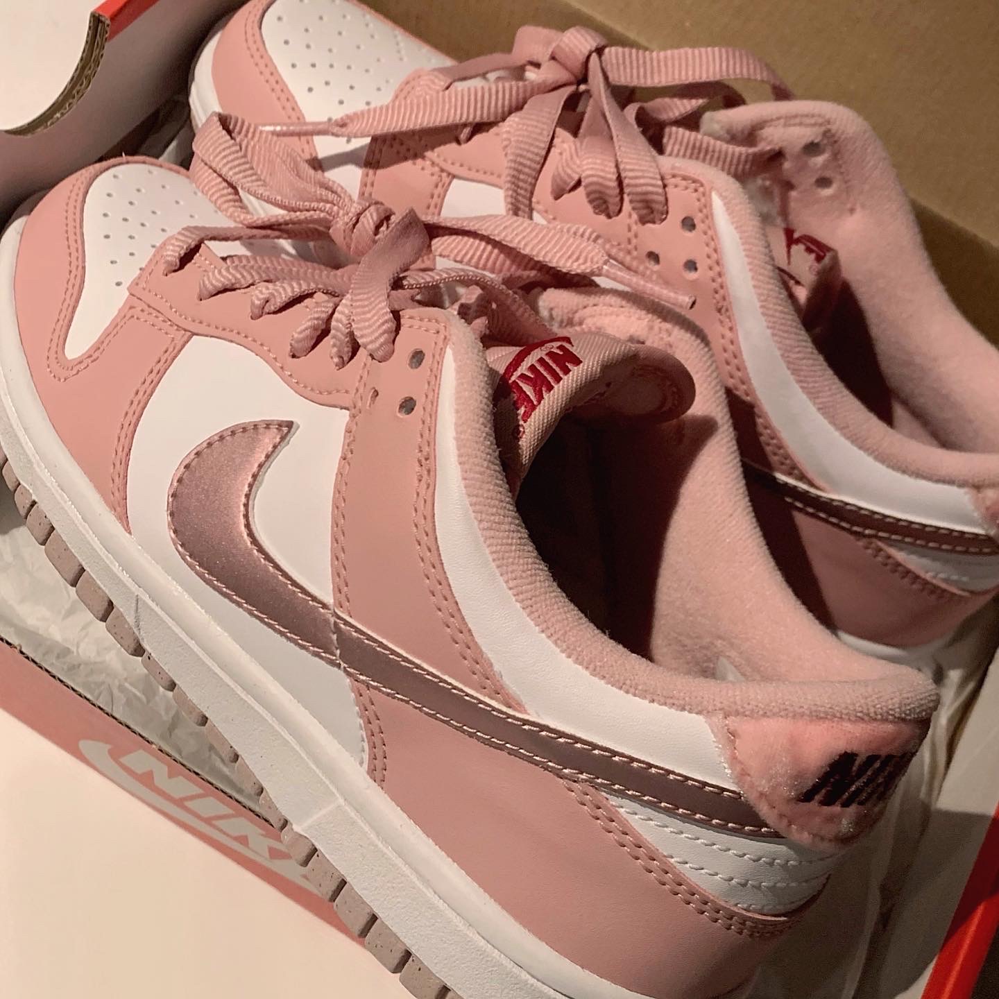 (GS) Nike Dunk Low Pink Velvet 착용 스타일 - 2