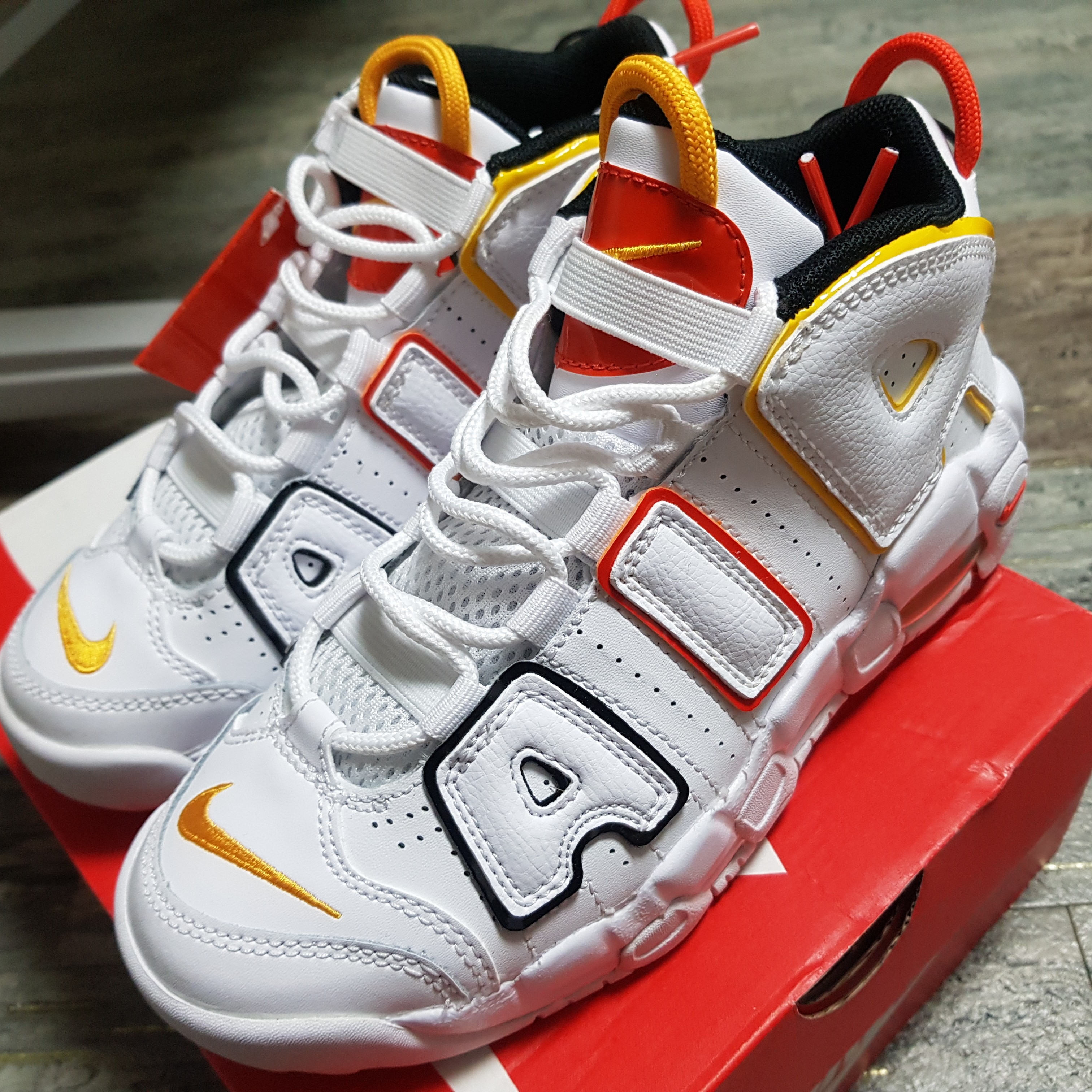 (PS) Nike Air More Uptempo Rayguns 착용 스타일 - 2