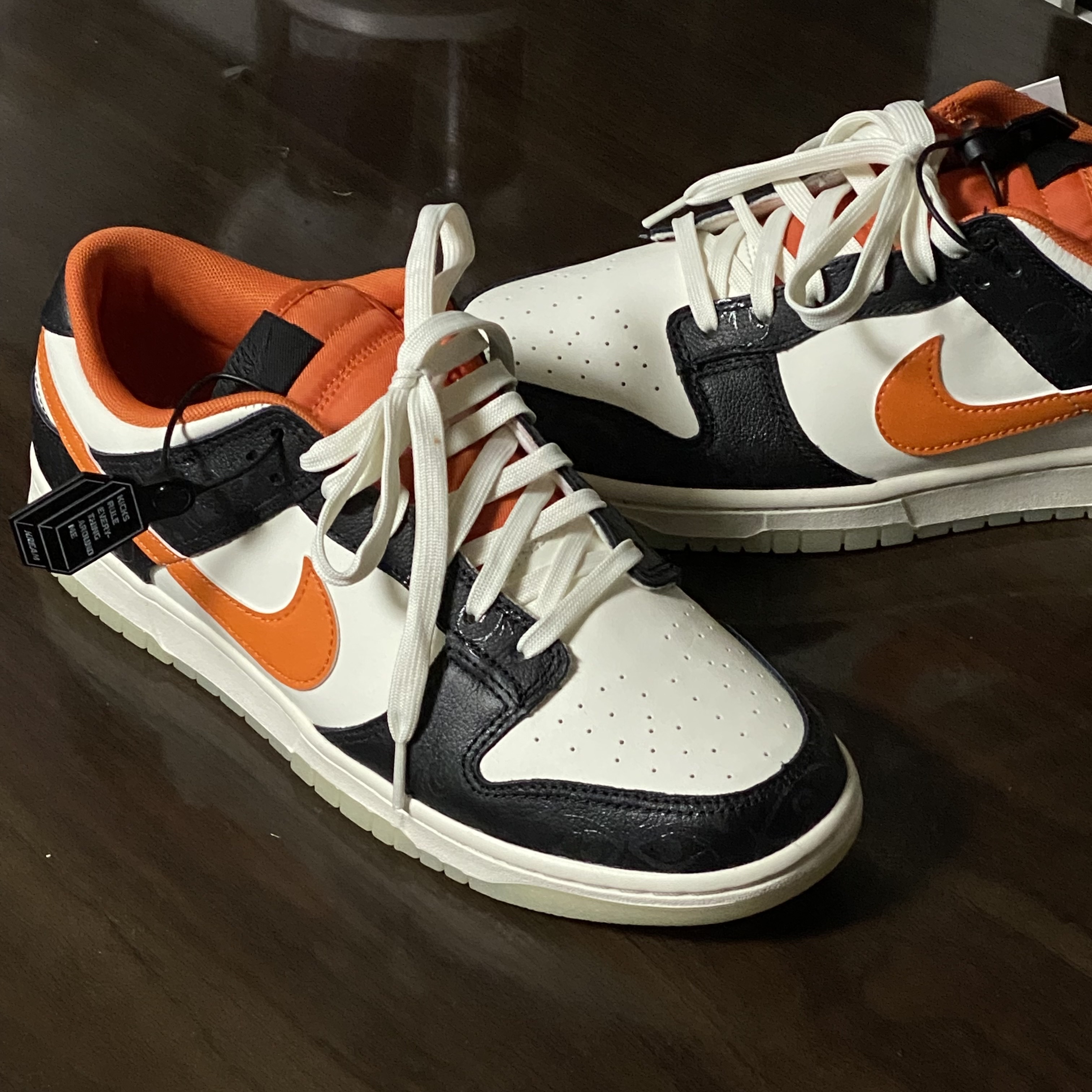 Nike Dunk Low Retro PRM Halloween 착용 스타일 - 2