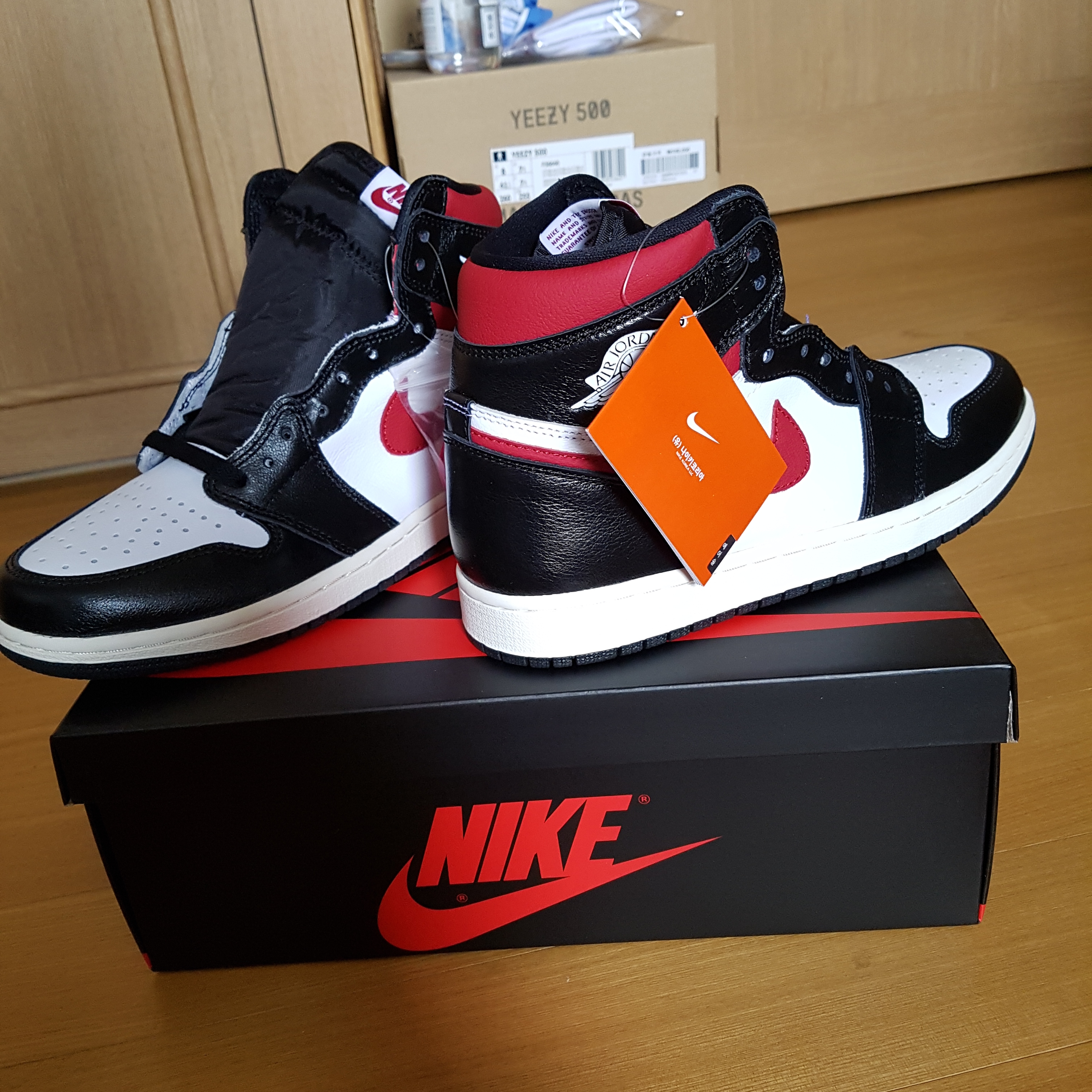 Jordan 1 Retro High OG Gym Red 착용 스타일 - 4