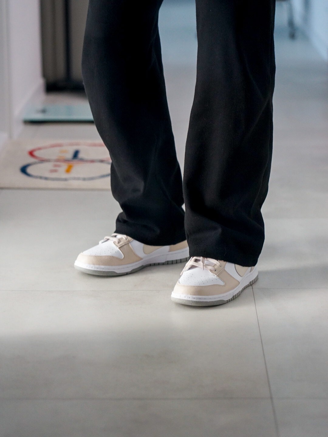 (W) Nike Dunk Low Next Nature Light Orewood Brown 착용 스타일 - 1
