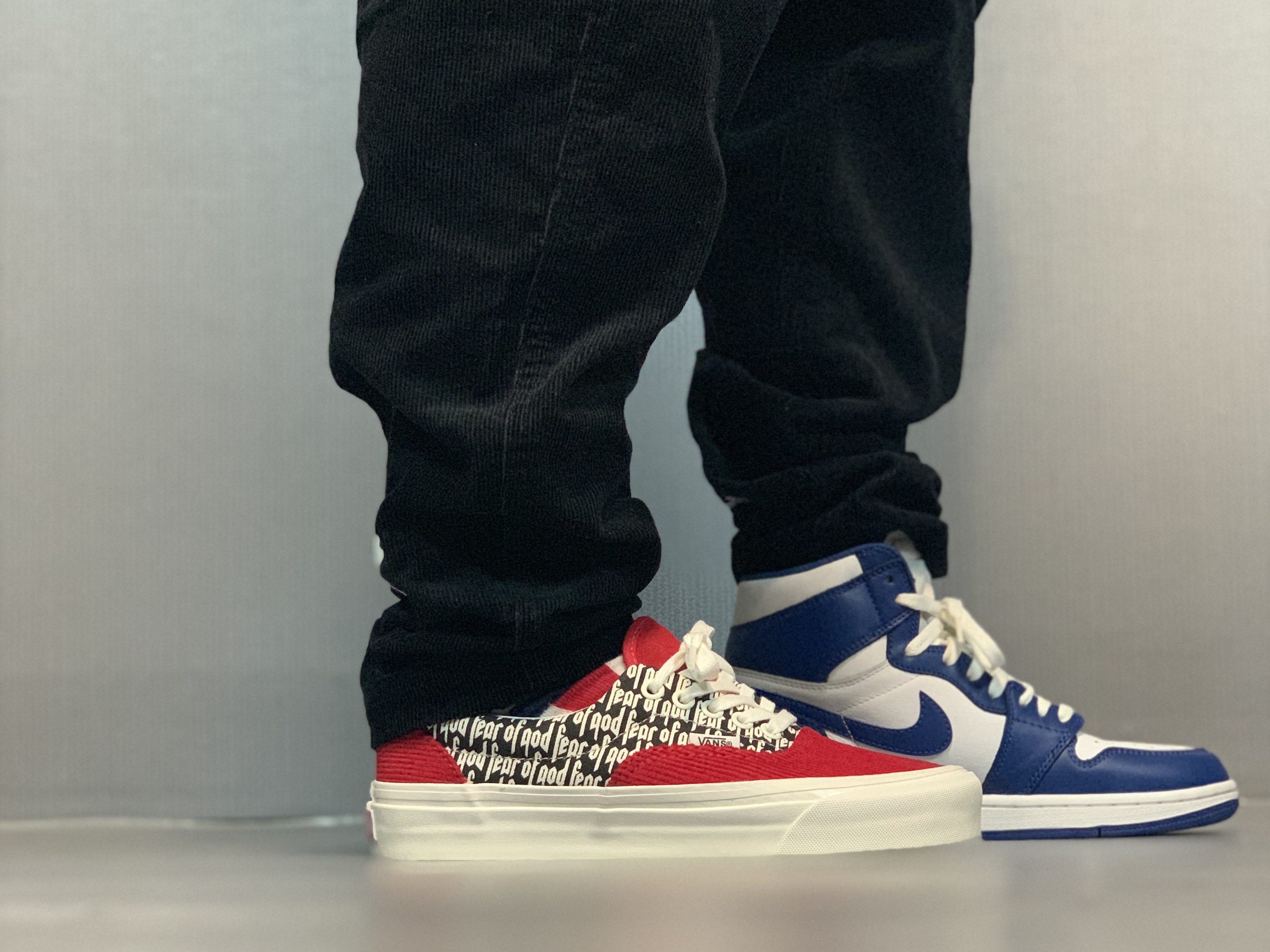 Vans Vault x Fear of God OG Era 95 DX Red, Jordan 1 Retro Storm Blue 착용 스타일 - 2