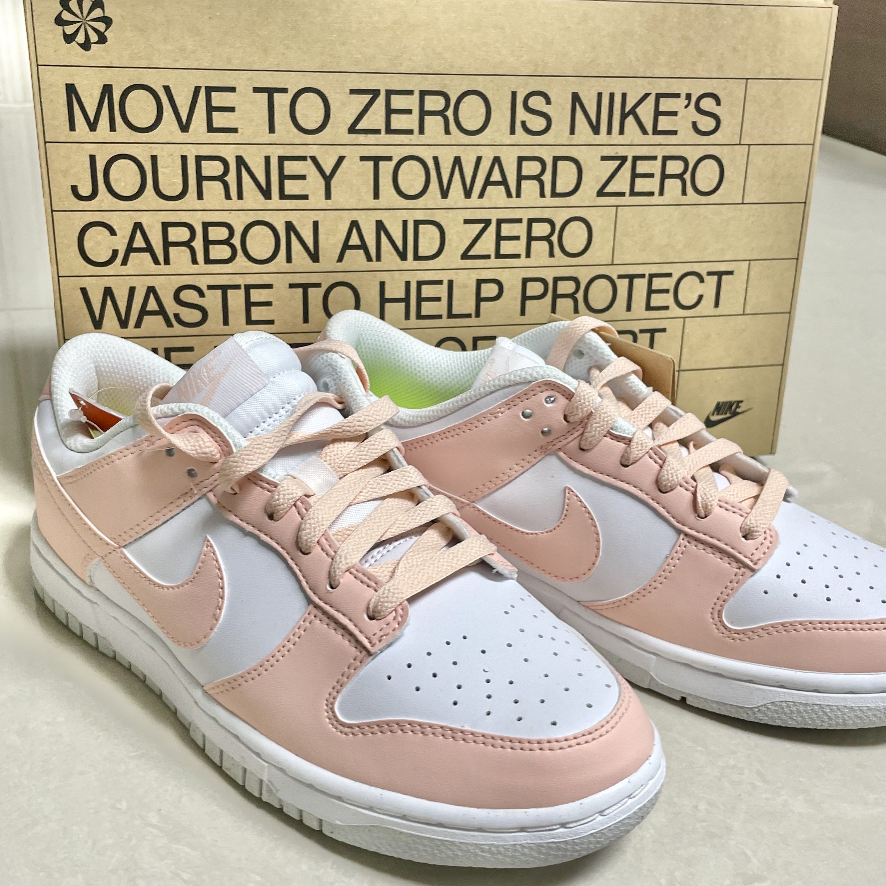 (W) Nike Dunk Low Next Nature Pale Coral 착용 스타일 - 1