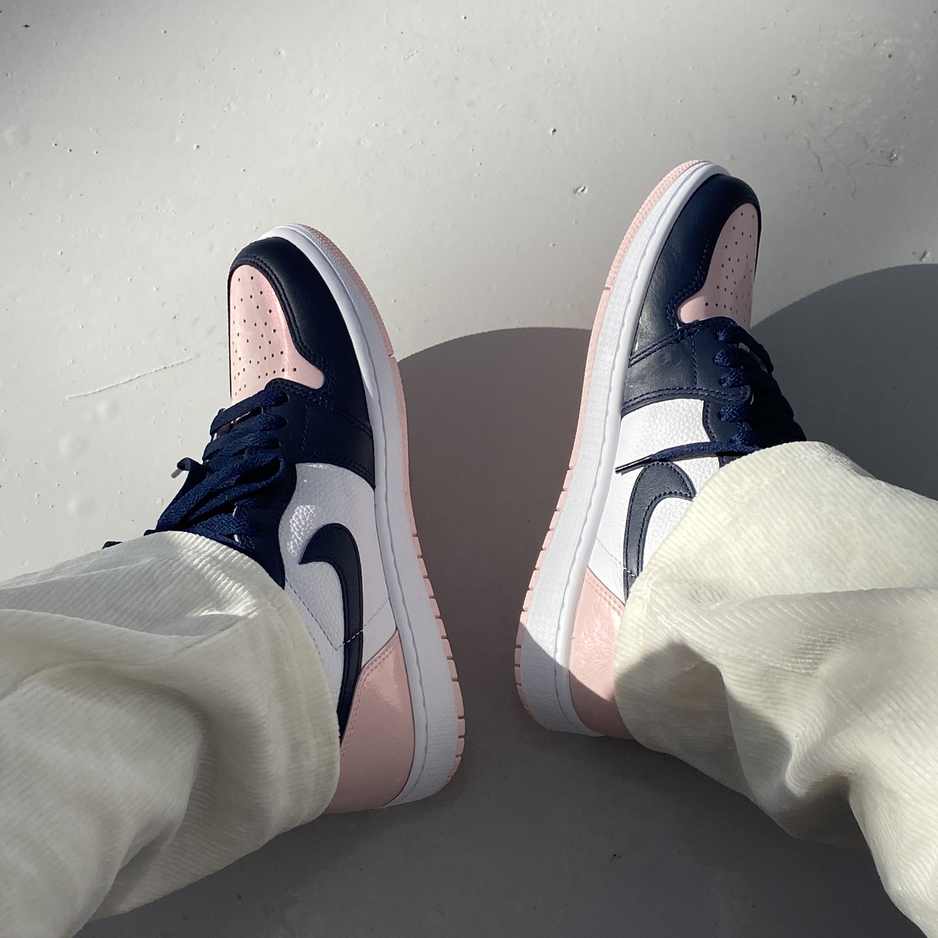 (W) Jordan 1 Retro High OG Atmosphere 착용 스타일