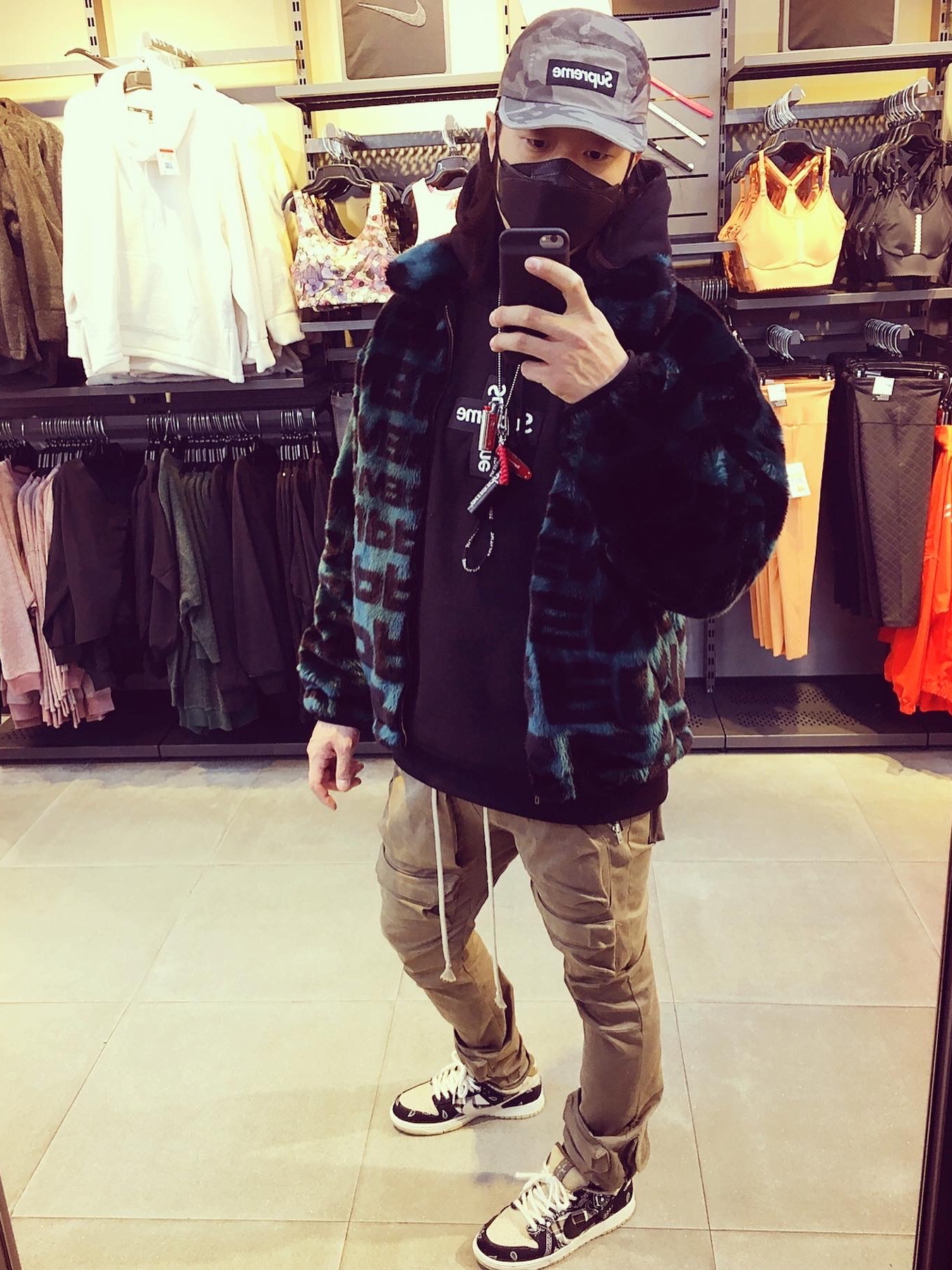 Jordan 1 x Travis Scott x Fragment Retro Low OG SP Military Blue, Nike x Travis Scott SB Dunk Low 착용 스타일 - 2