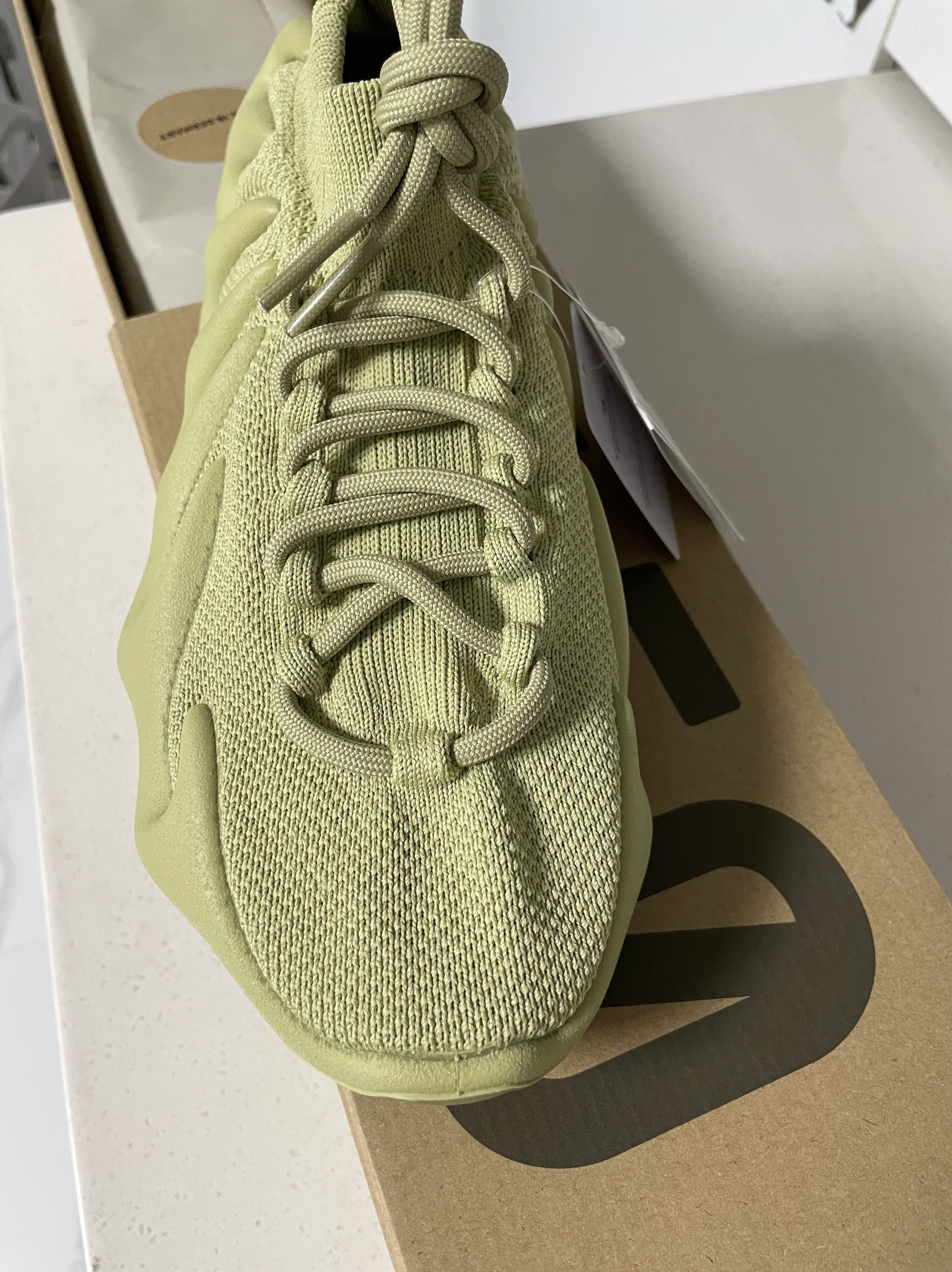 Adidas Yeezy 450 Resin 착용 스타일 - 1