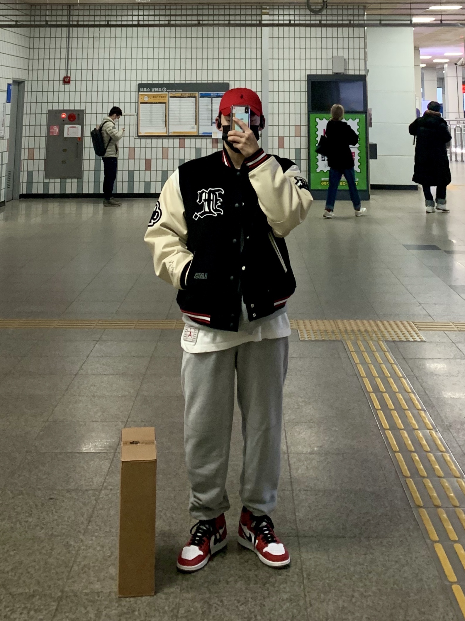 Jordan 1 Retro High Spider-Man Origin Story 착용 스타일