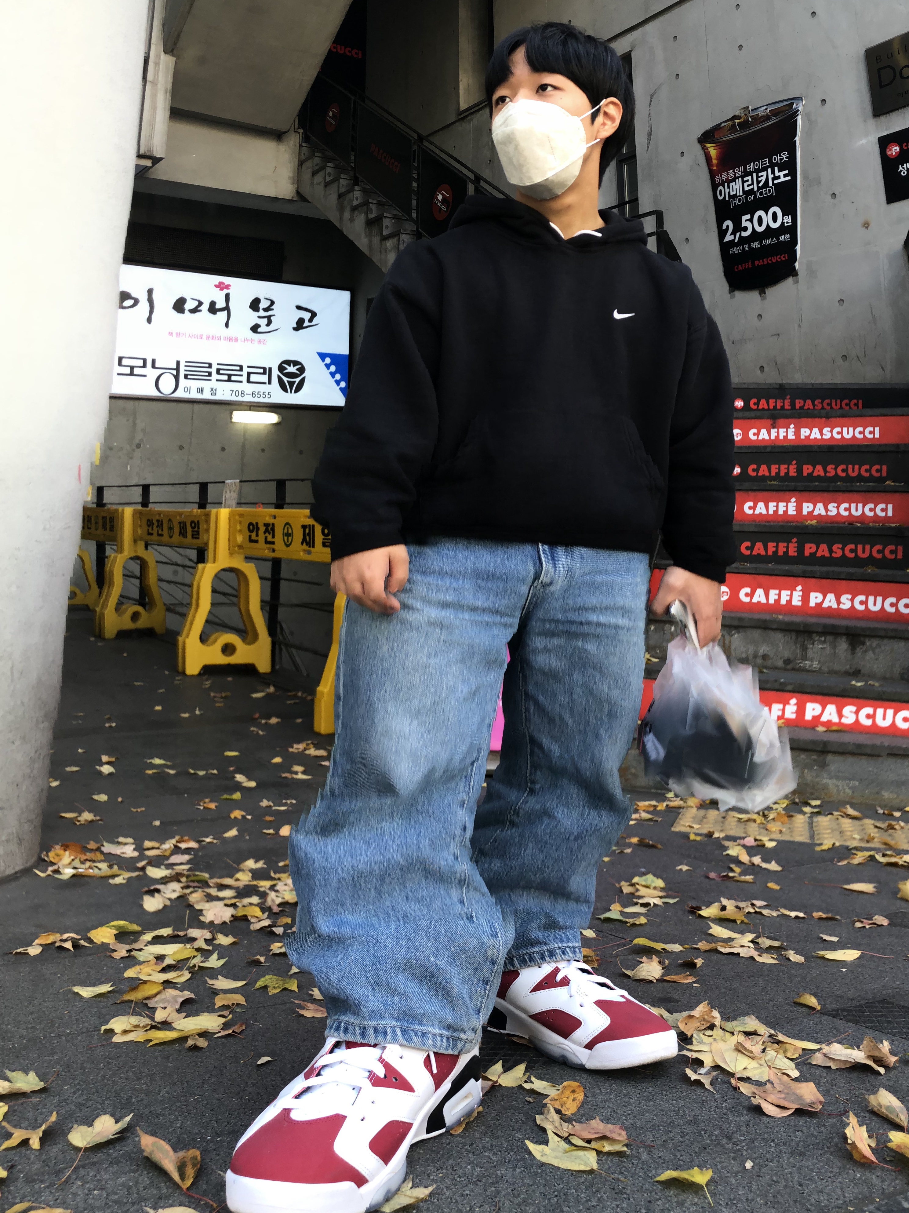 Jordan 6 Retro Carmine 2021 착용 스타일 - 1