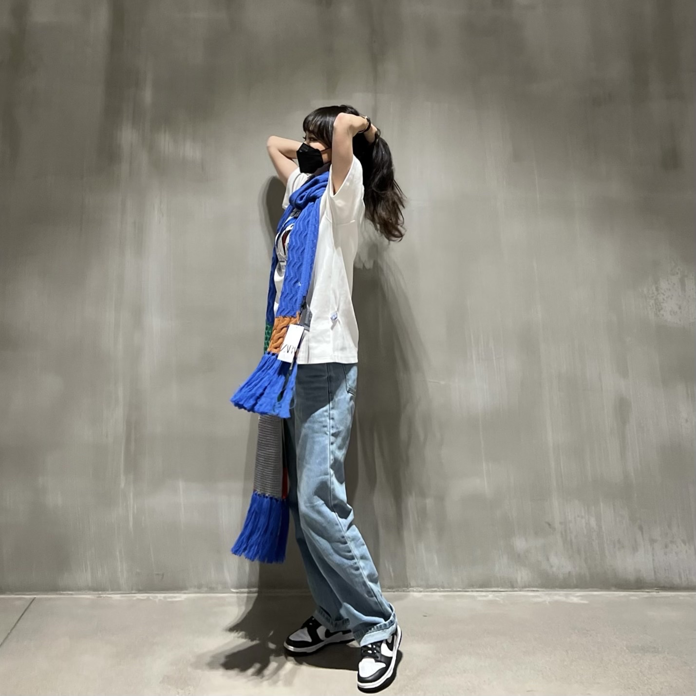 Ader Error x Zara Scarf Black, Maison Kitsune x Ader Error Yawn Fox T-Shirt Off White 착용 스타일 - 1