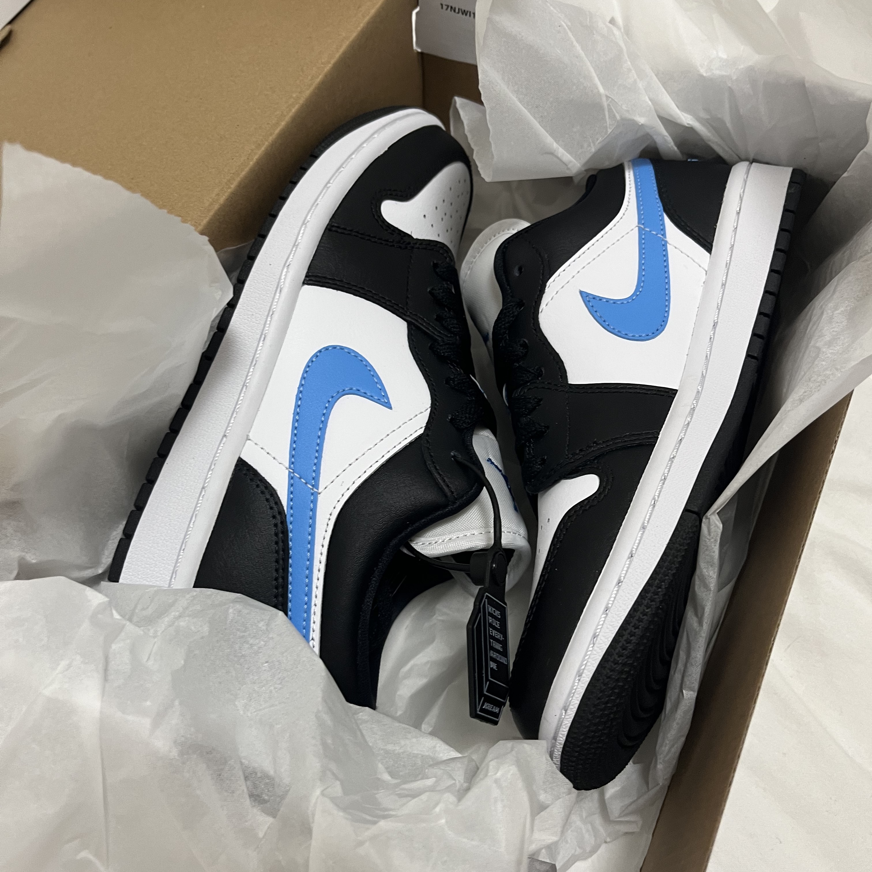 (W) Jordan 1 Low Black University Blue 착용 스타일