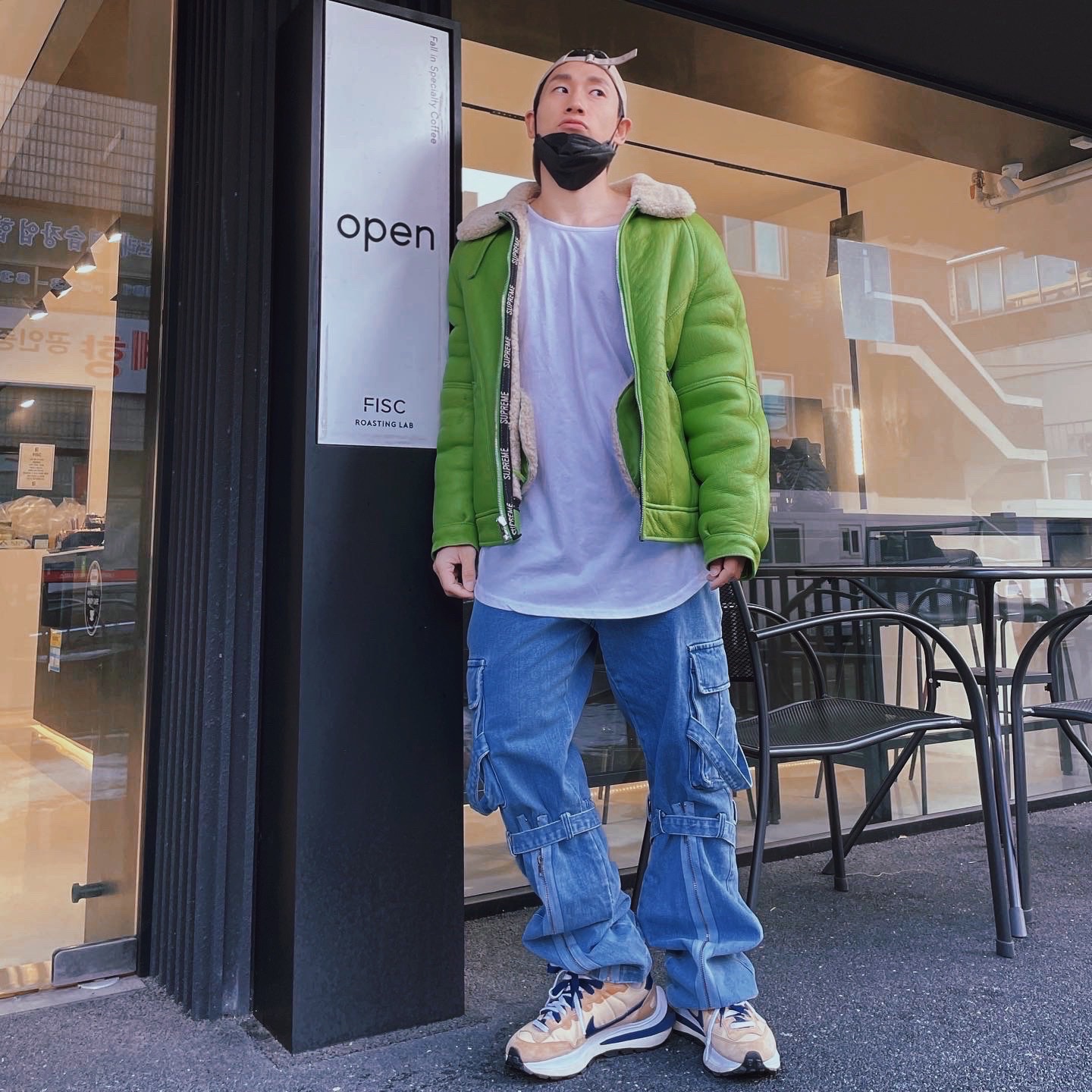 Nike x Sacai VaporWaffle Sesame and Blue Void 착용 스타일