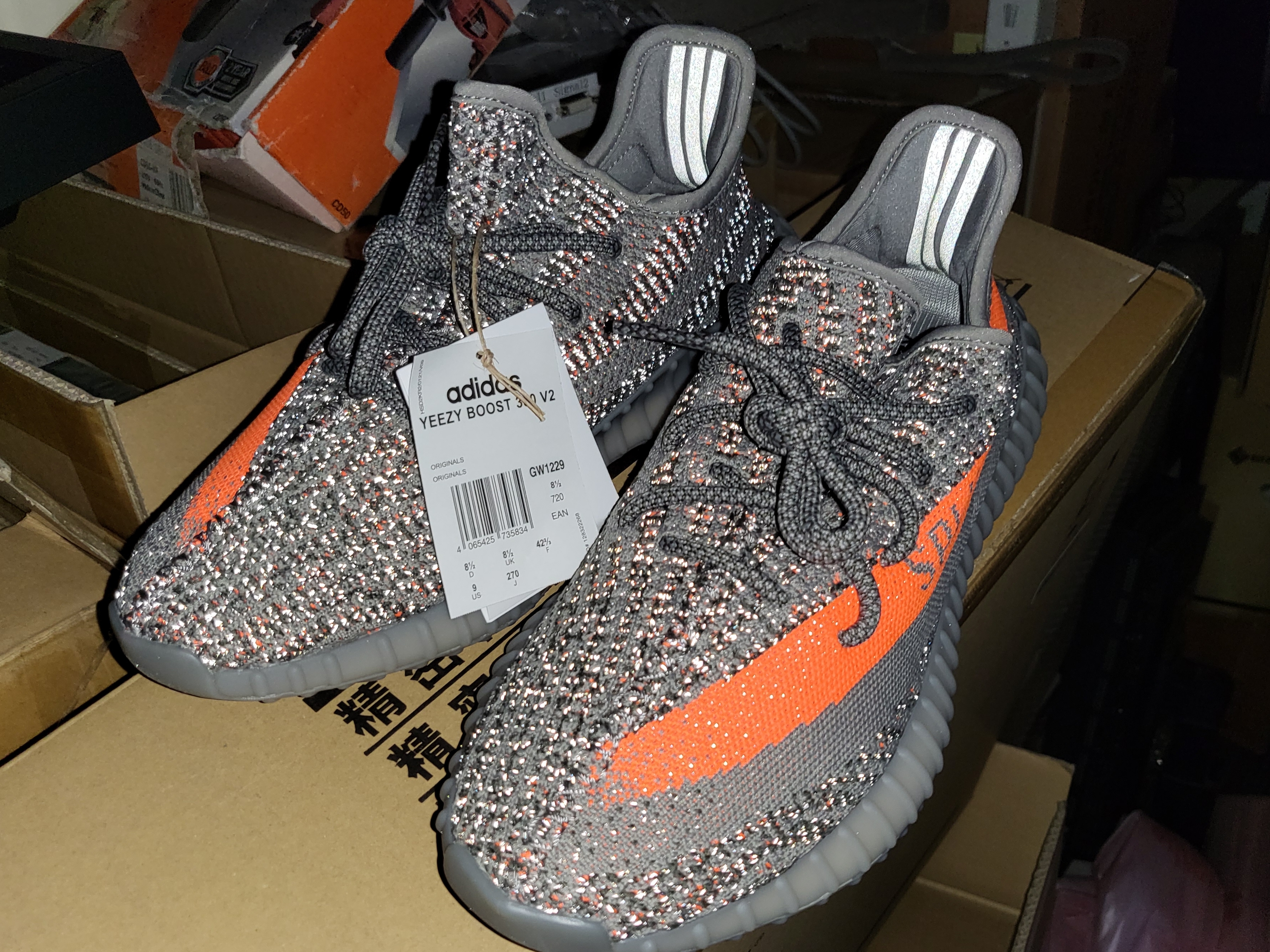 Adidas Yeezy Boost 350 V2 Beluga - Reflective 착용 스타일 - 3