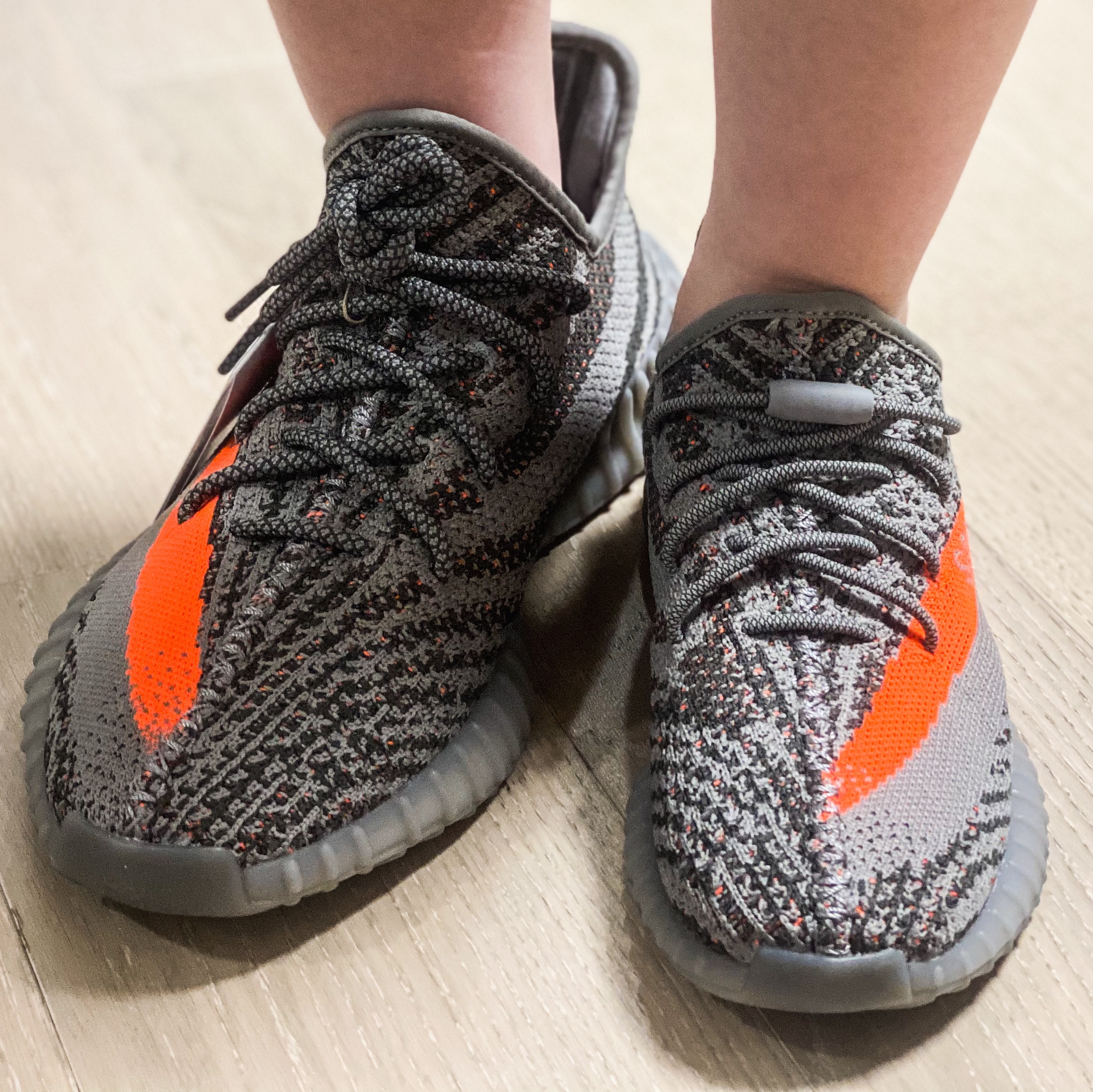 (Kids) Adidas Yeezy Boost 350 V2 Beluga - Reflective, Adidas Yeezy Boost 350 V2 Beluga - Reflective 착용 스타일 - 2