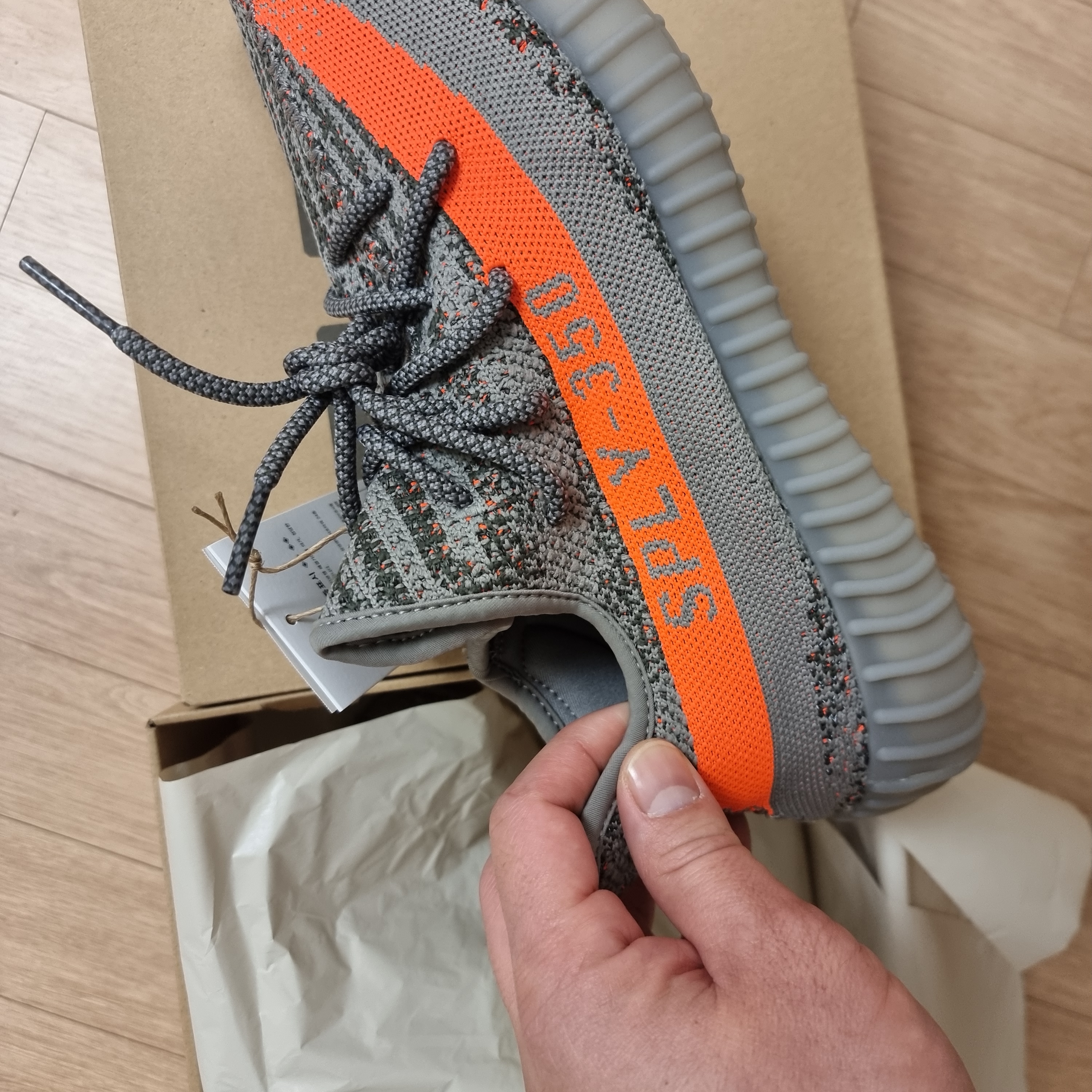 Adidas Yeezy Boost 350 V2 Beluga - Reflective 착용 스타일 - 3