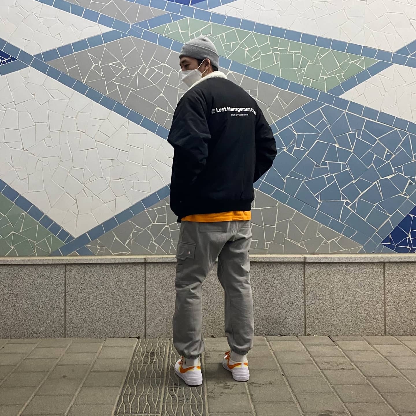 Stussy Stock Cuff Beanie Grey Heather, Nike x Sacai Blazer Low Magma Orange 착용 스타일 - 2