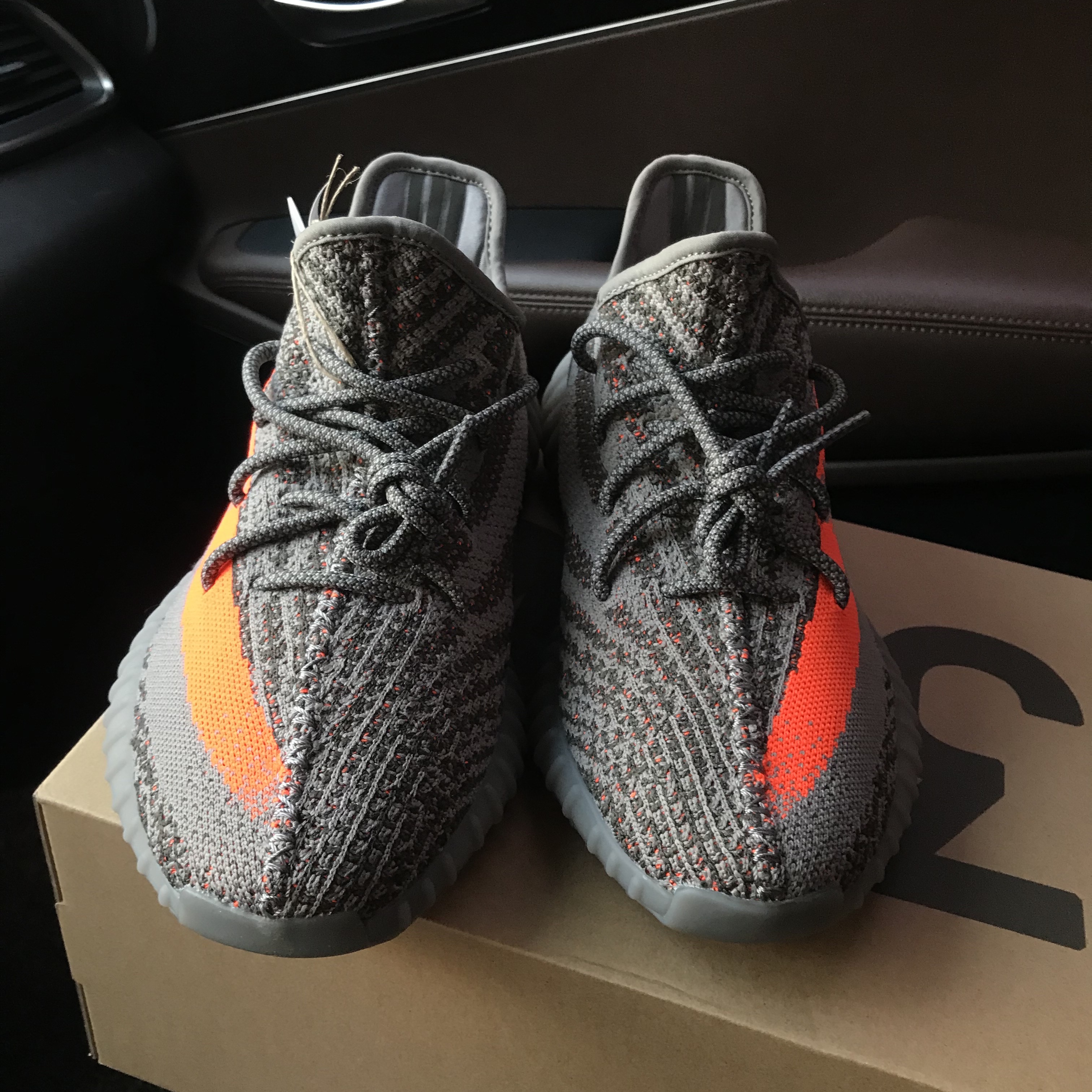 Adidas Yeezy Boost 350 V2 Beluga - Reflective 착용 스타일 - 1