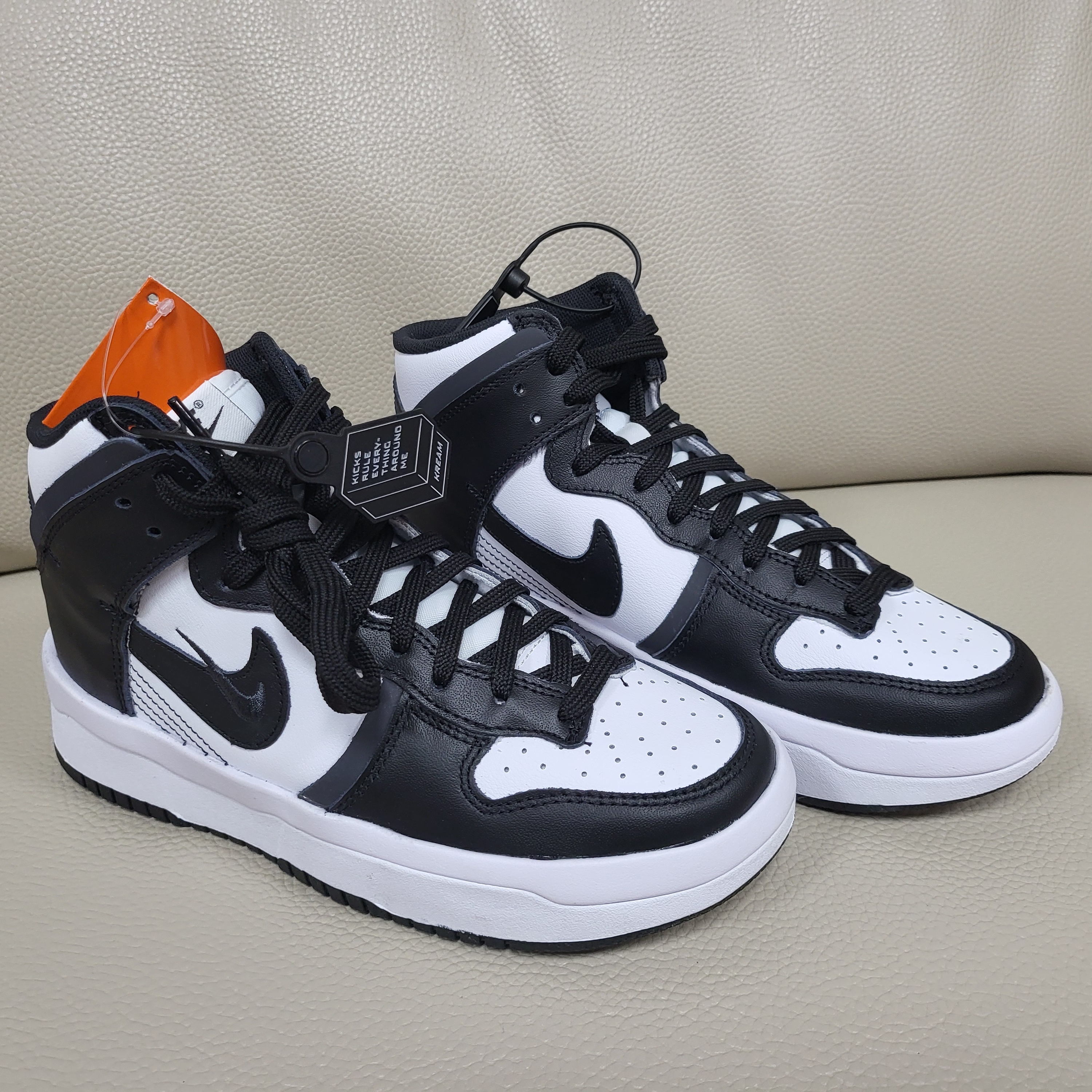 (W) Nike Dunk High Up Black and White 착용 스타일 - 4