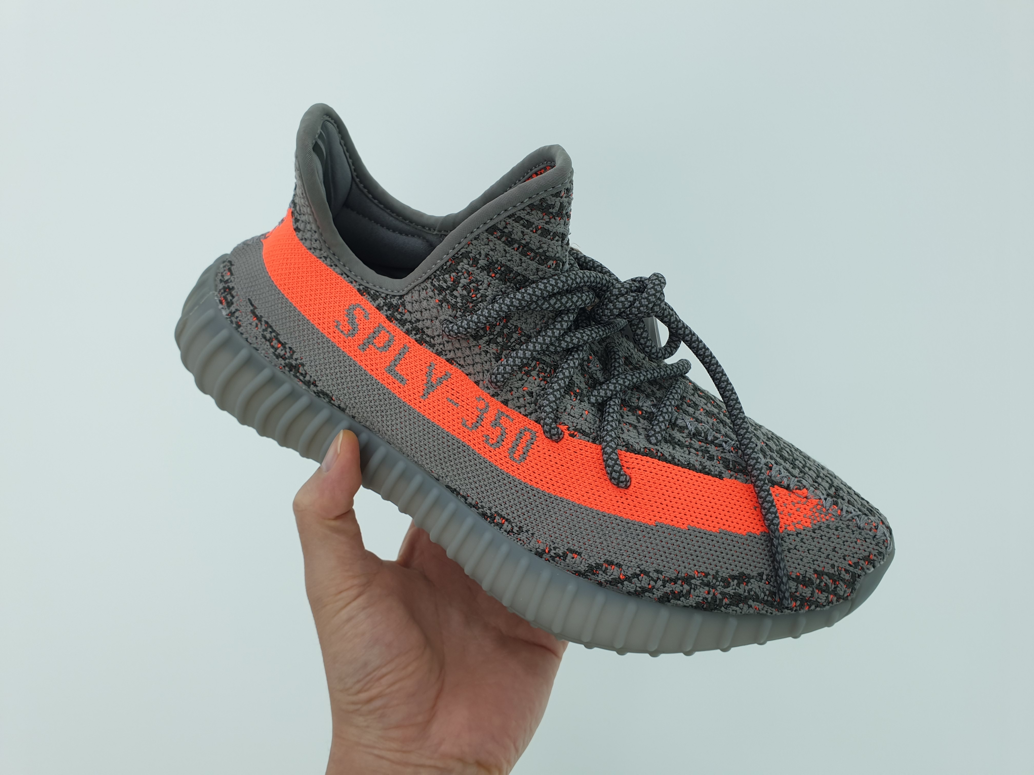 Adidas Yeezy Boost 350 V2 Beluga - Reflective 착용 스타일