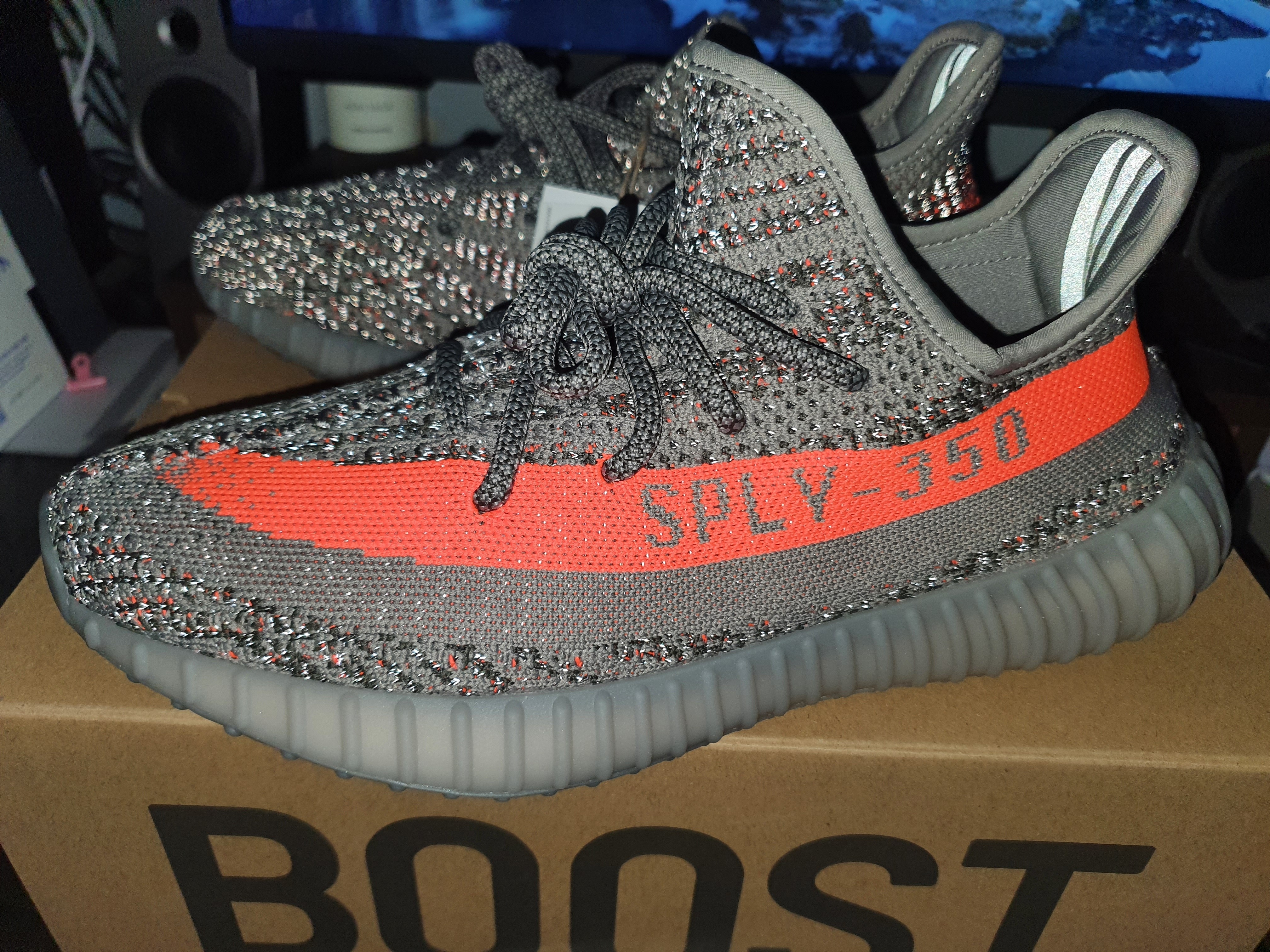Adidas Yeezy Boost 350 V2 Beluga - Reflective 착용 스타일 - 2