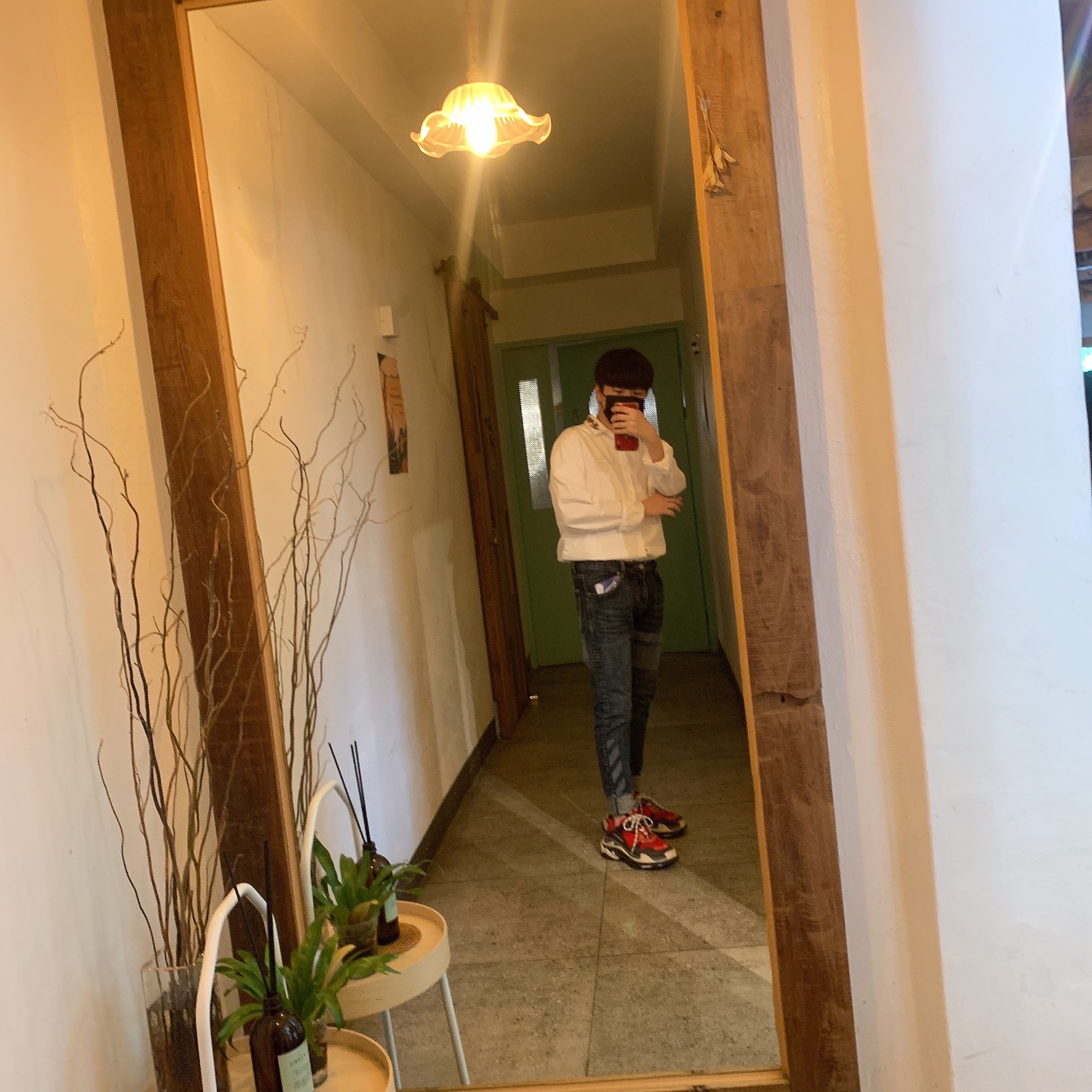 Balenciaga Triple S Red Black 2018 착용 스타일