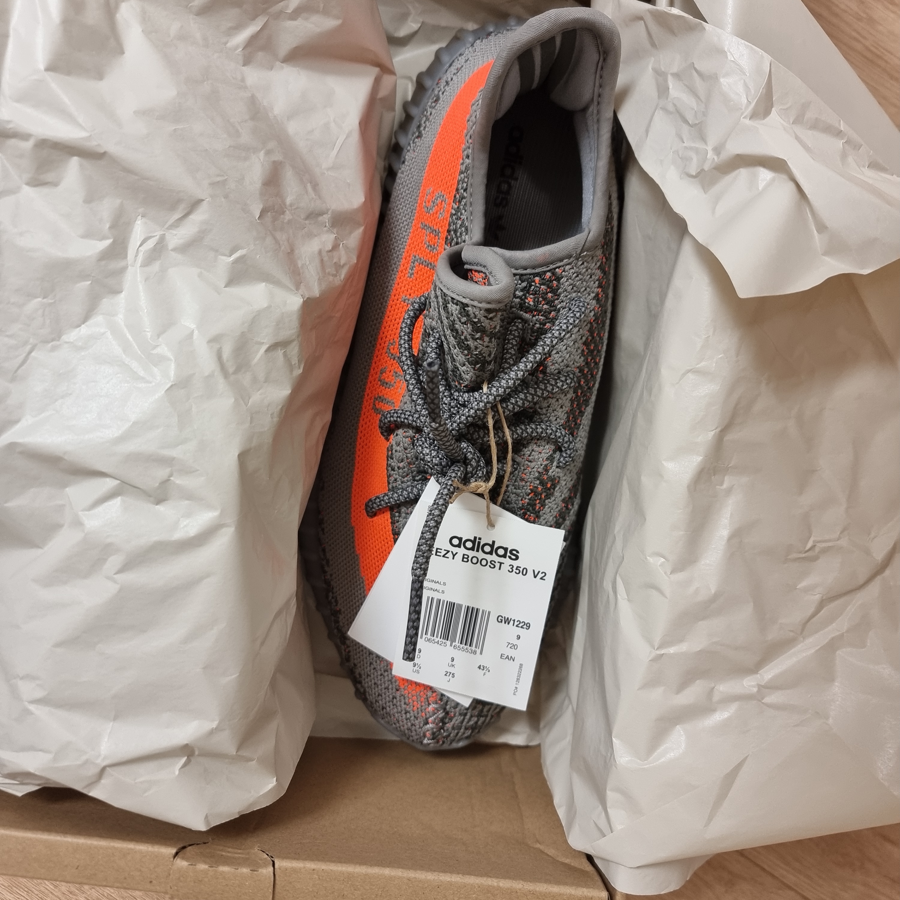 Adidas Yeezy Boost 350 V2 Beluga - Reflective 착용 스타일 - 2
