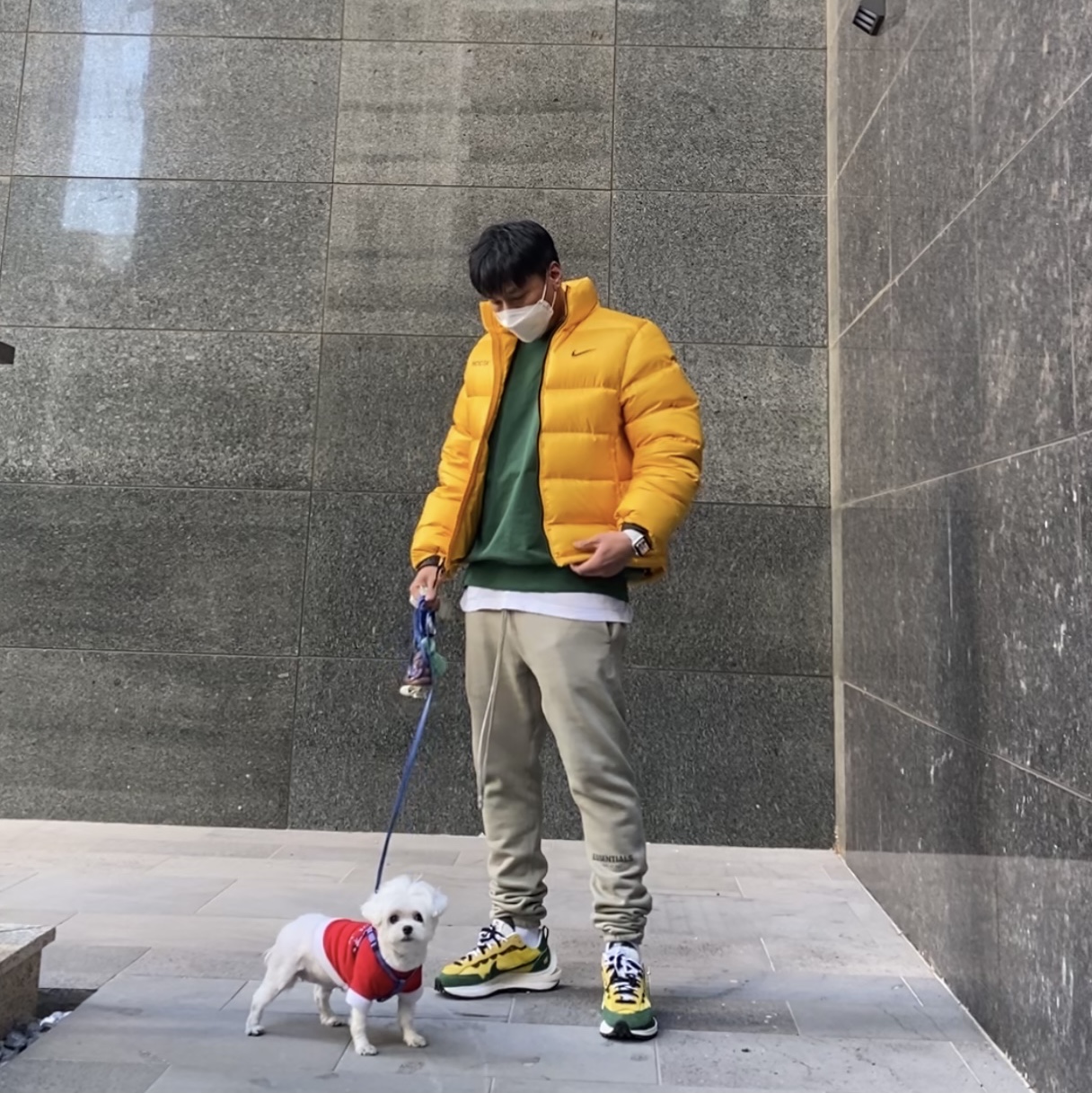Nike x Drake Nocta Puffer Jacket University Gold - US/EU, Nike x Drake Nocta Puffer Jacket University Gold - Asia 착용 스타일 - 1