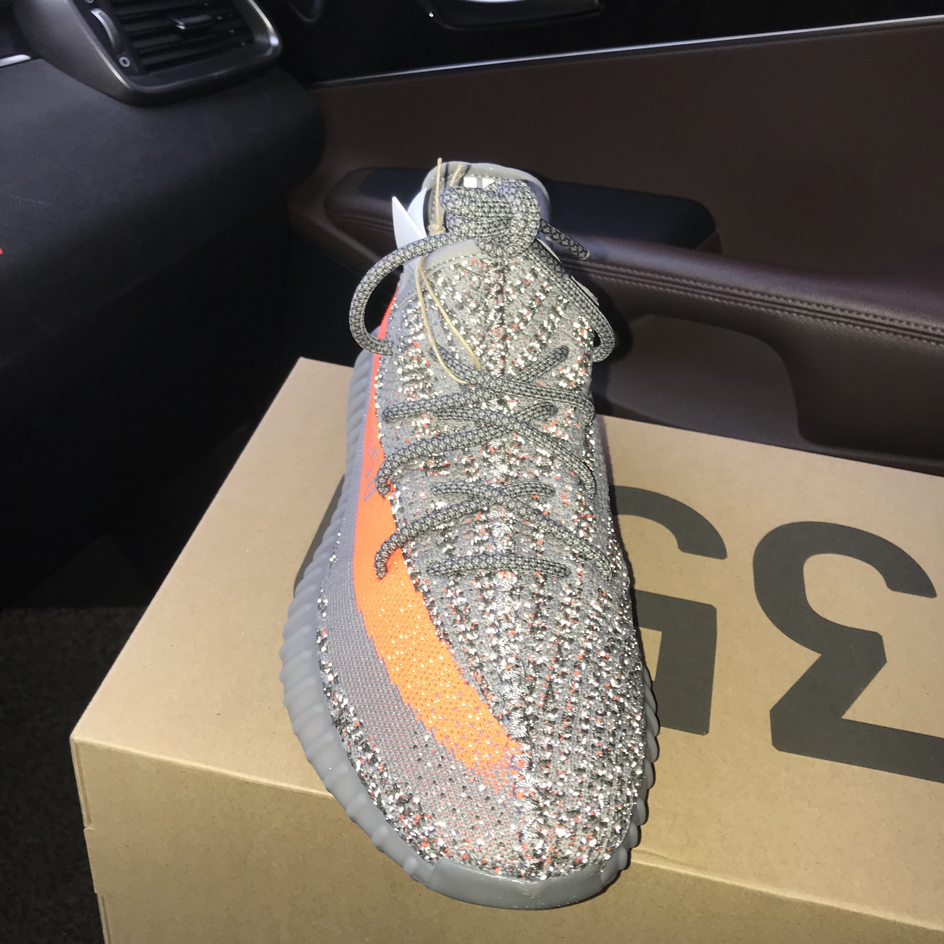 Adidas Yeezy Boost 350 V2 Beluga - Reflective 착용 스타일 - 4