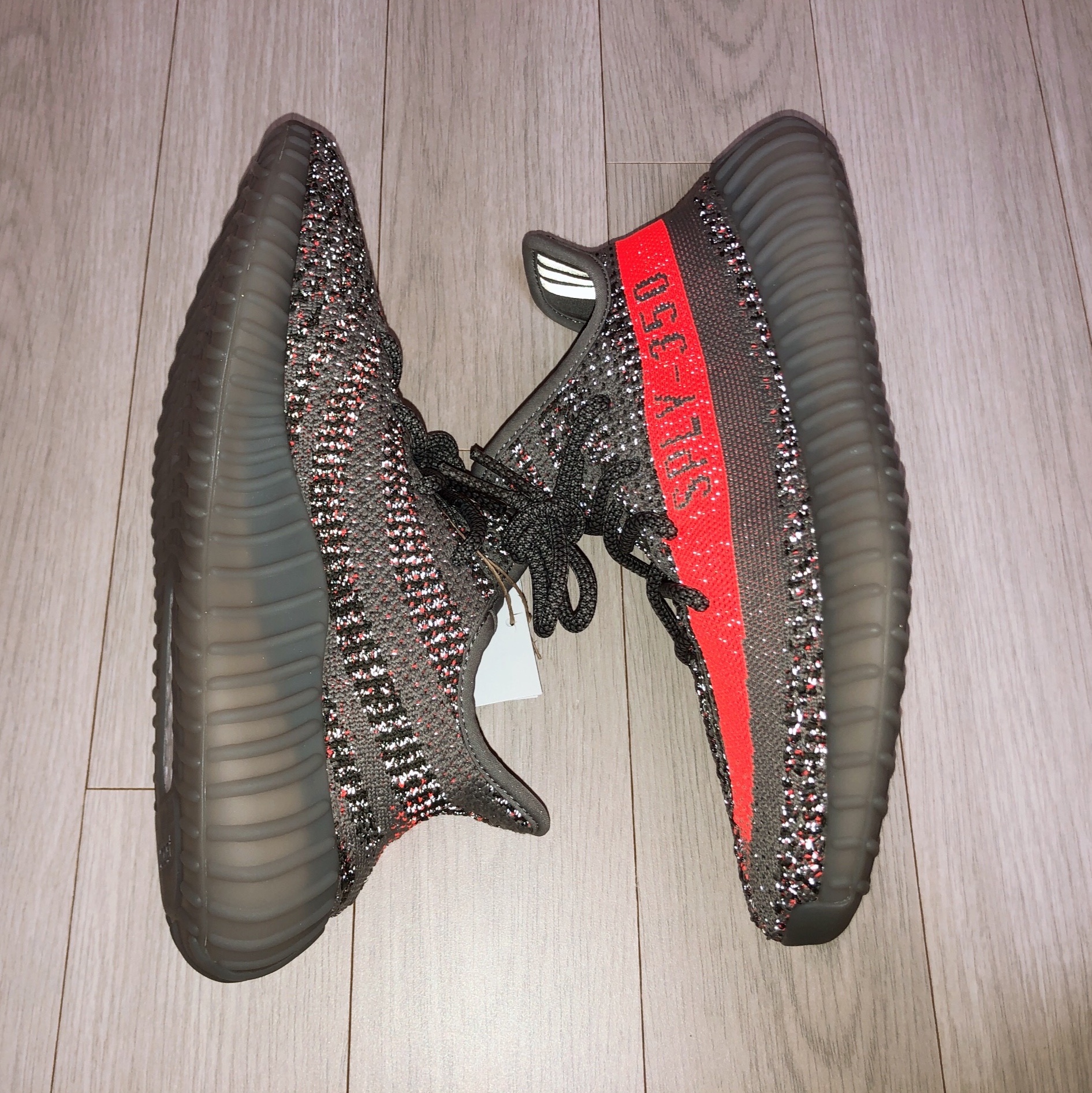 Adidas Yeezy Boost 350 V2 Beluga - Reflective 착용 스타일 - 2