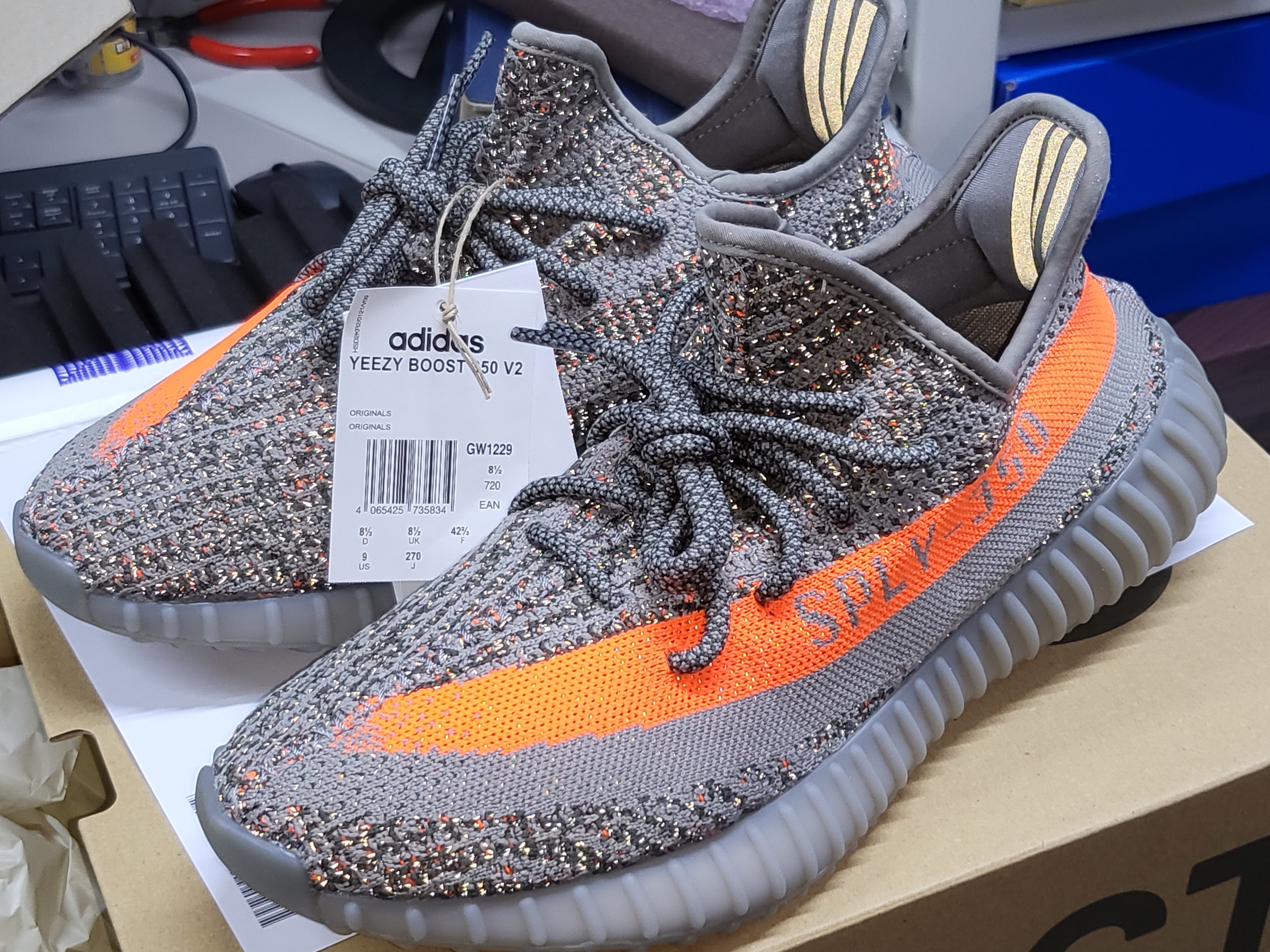 Adidas Yeezy Boost 350 V2 Beluga - Reflective 착용 스타일 - 2
