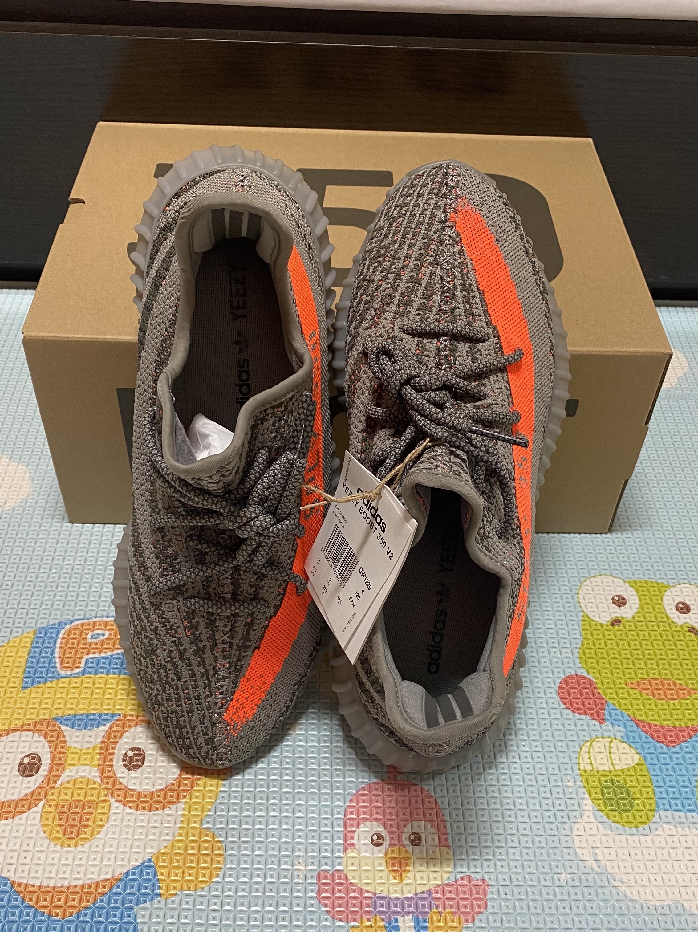 Adidas Yeezy Boost 350 V2 Beluga - Reflective 착용 스타일 - 2