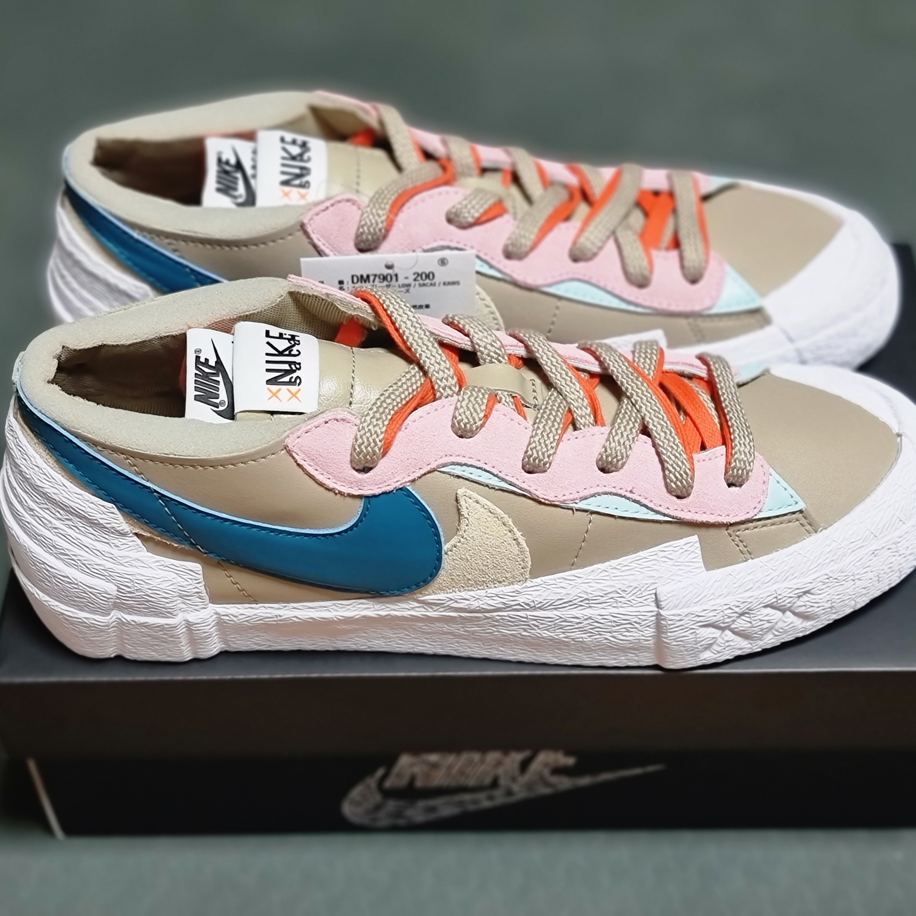 Nike x Sacai x Kaws Blazer Low Reed 착용 스타일 - 2