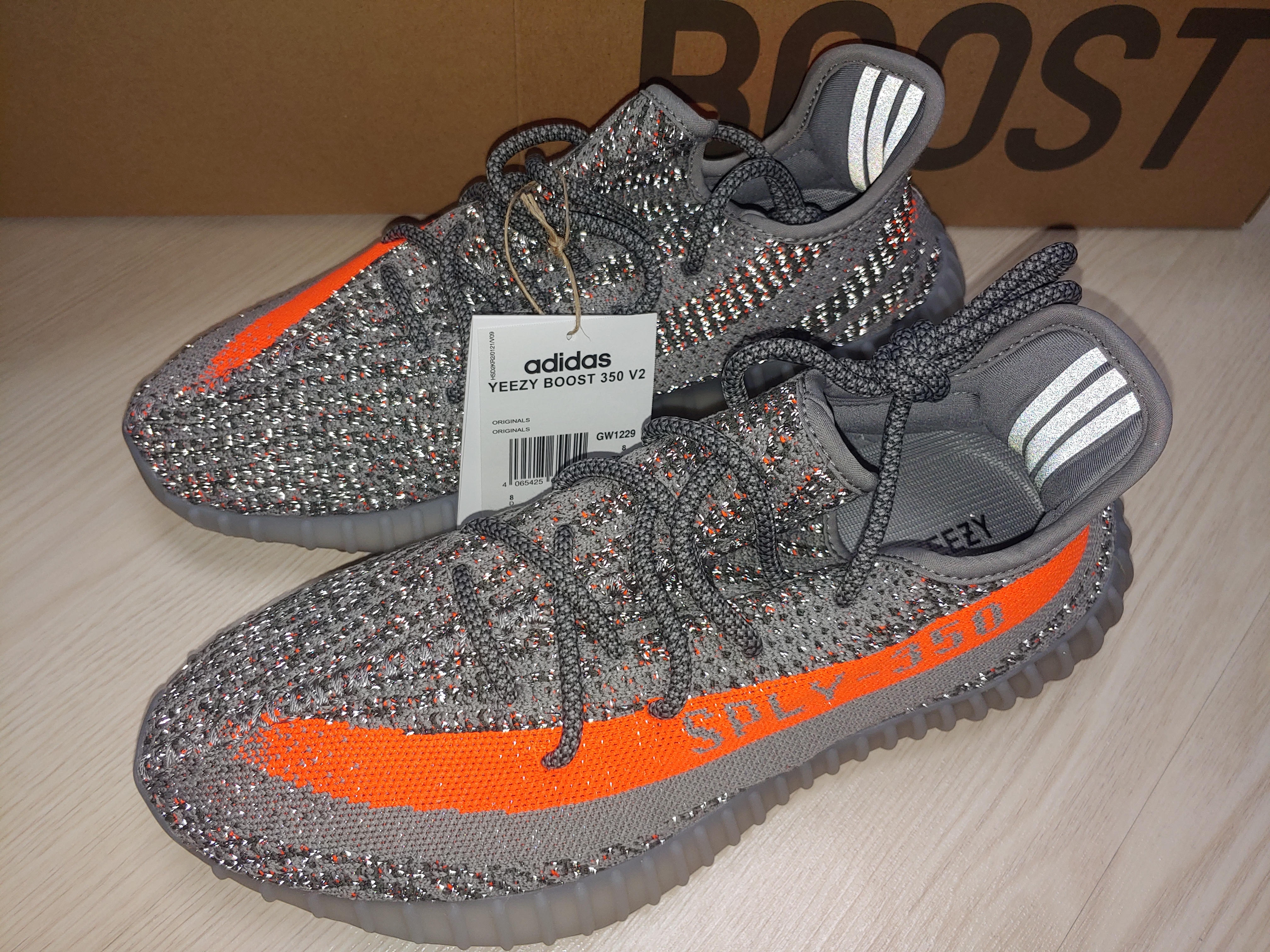 Adidas Yeezy Boost 350 V2 Beluga - Reflective 착용 스타일 - 1