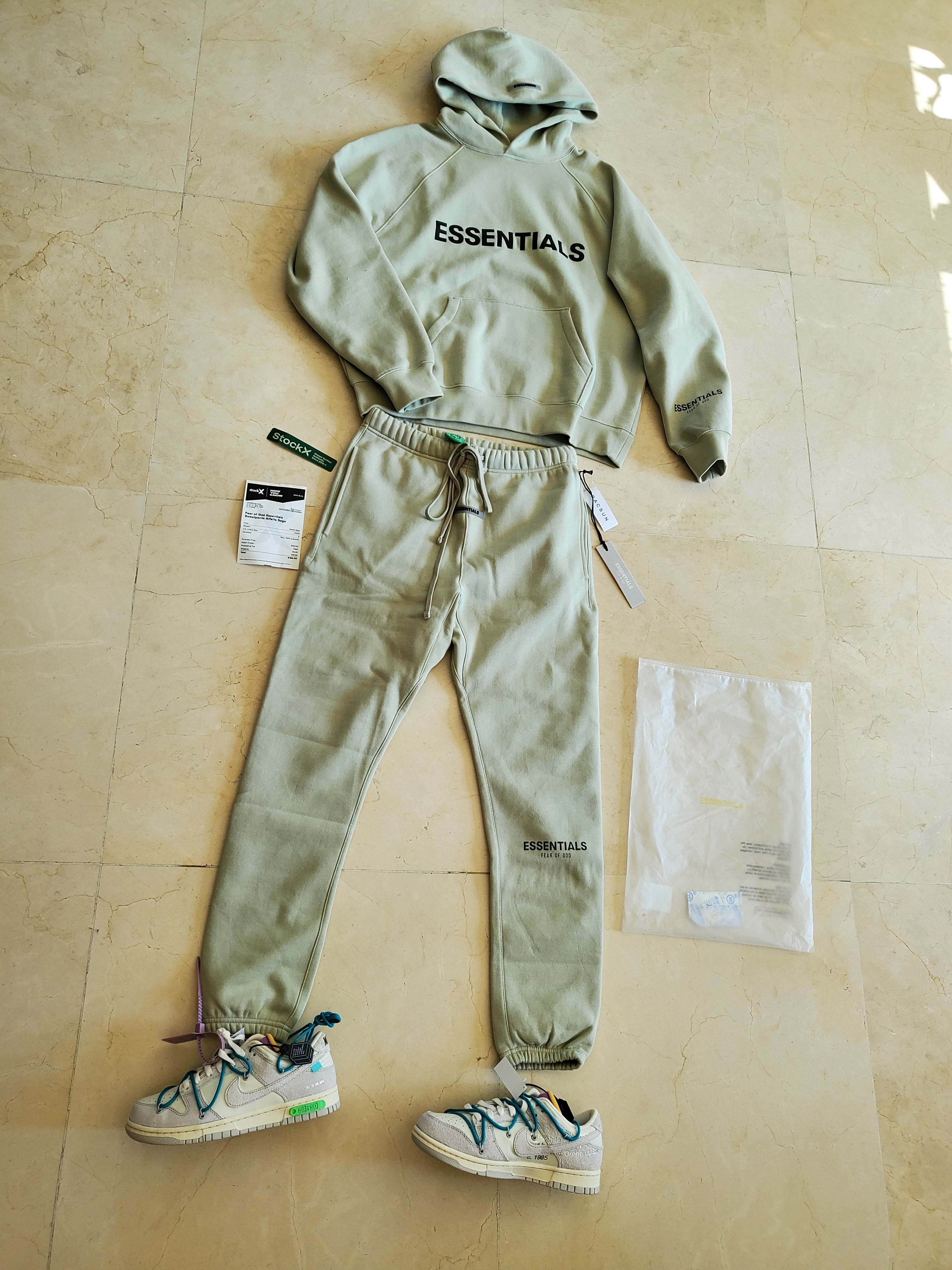Nike x Off-White Dunk Low The 50 - Lot 36, Essentials 3D Silicon Applique Pullover Hoodie Alfafa Sage - 20FW 착용 스타일 - 2