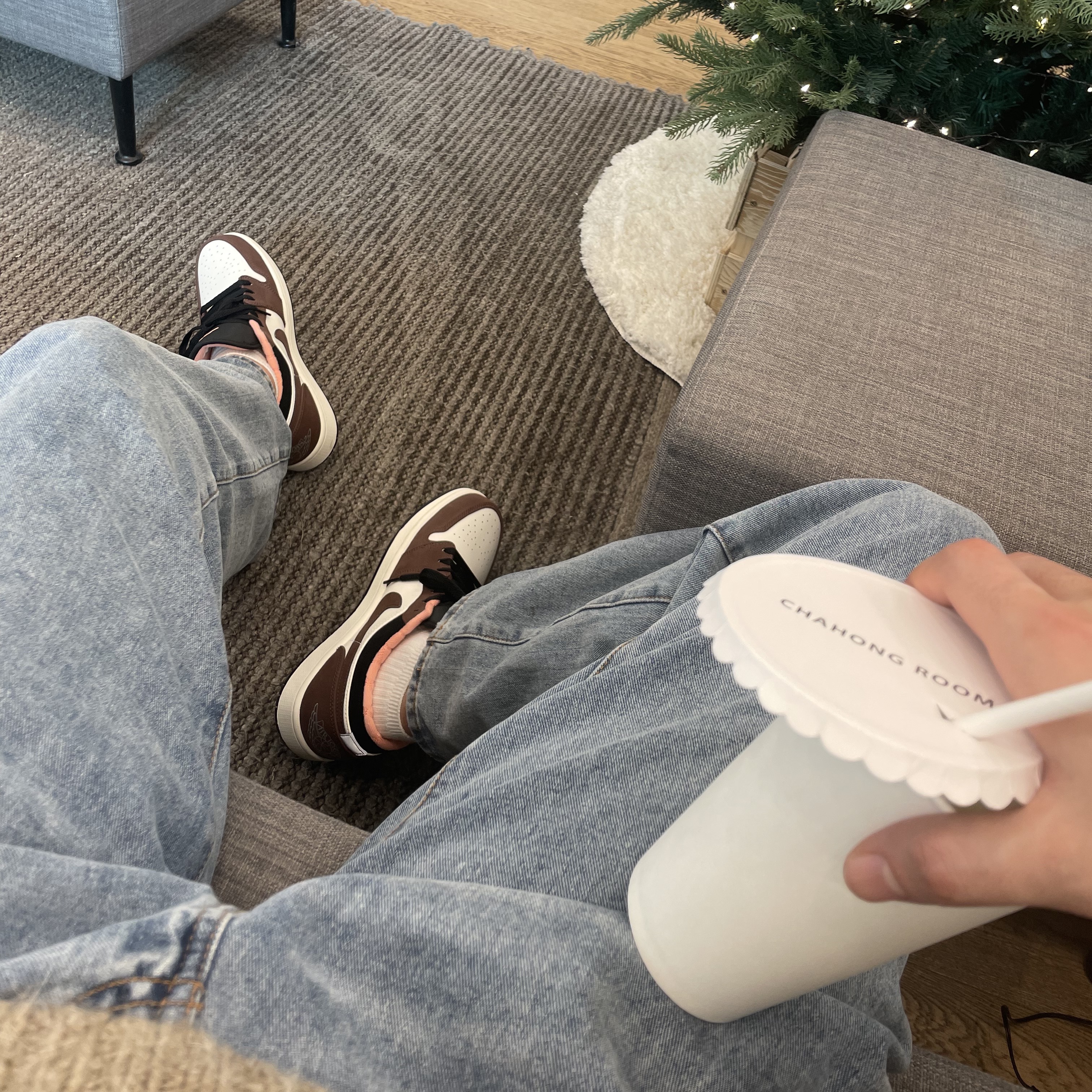 Jordan 1 Low SE Chocolate Bliss 착용 스타일 - 1
