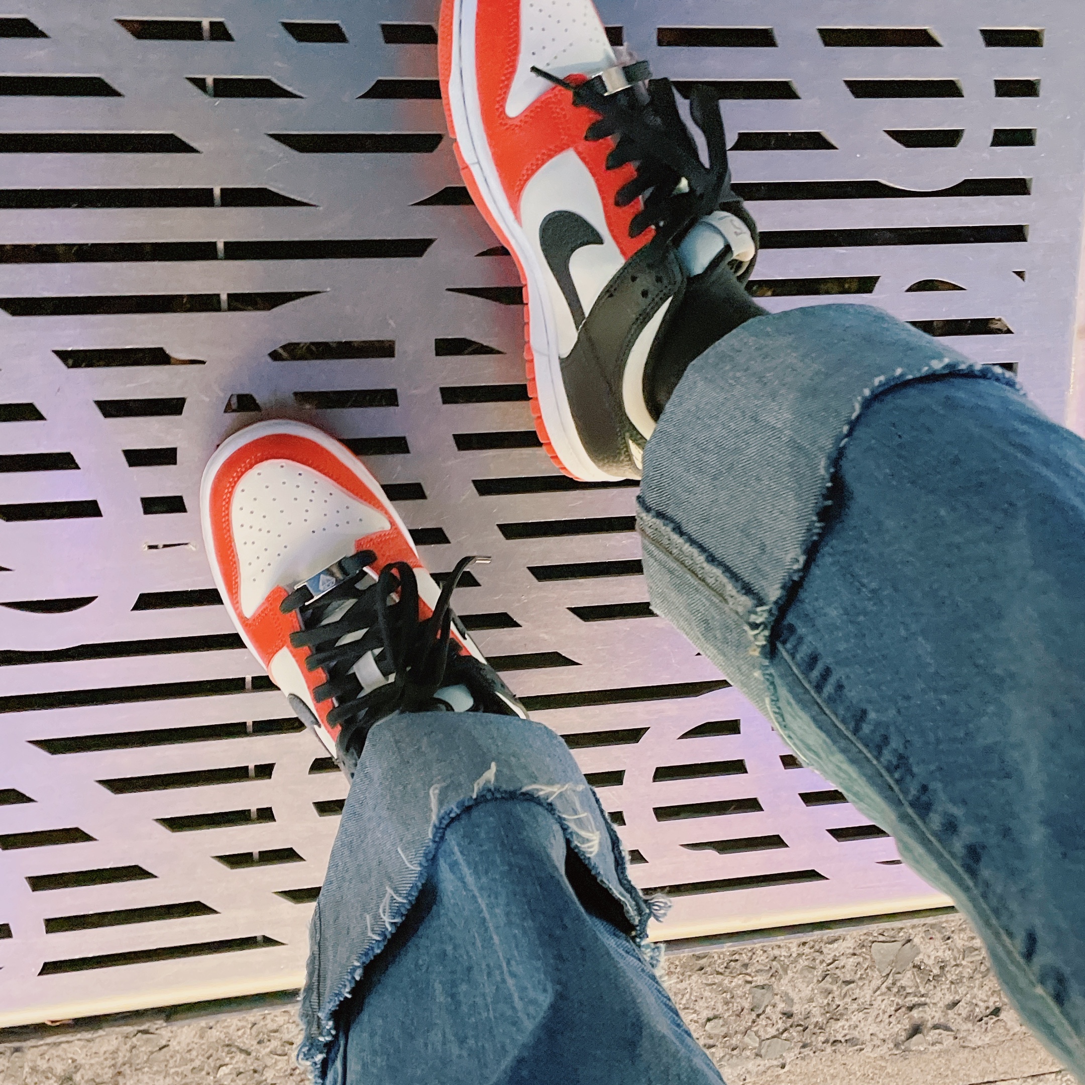 (GS) Nike x NBA Dunk Low Black and Chile Red 착용 스타일 - 1