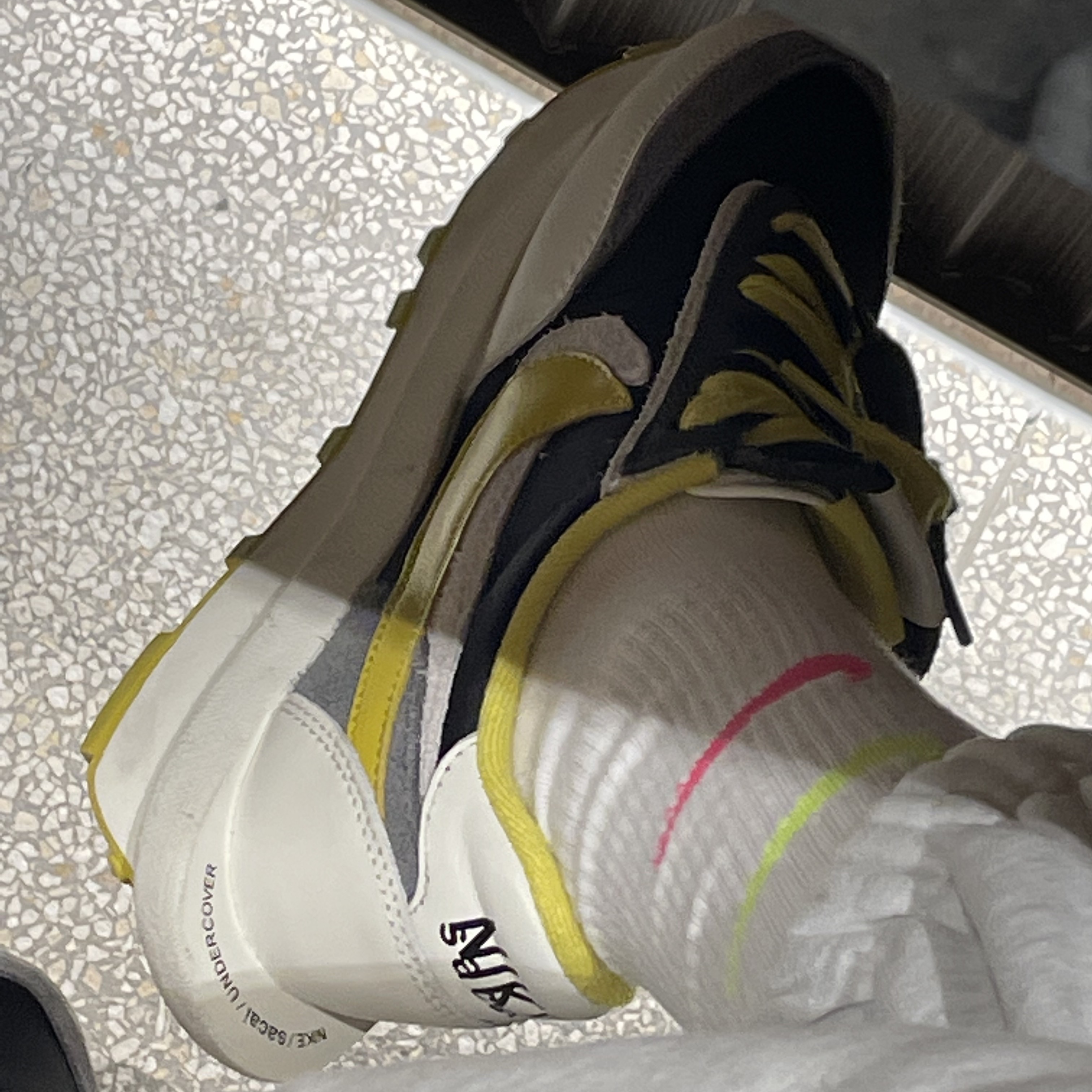 Nike x Sacai x Undercover LDWaffle Black Bright Citron 착용 스타일