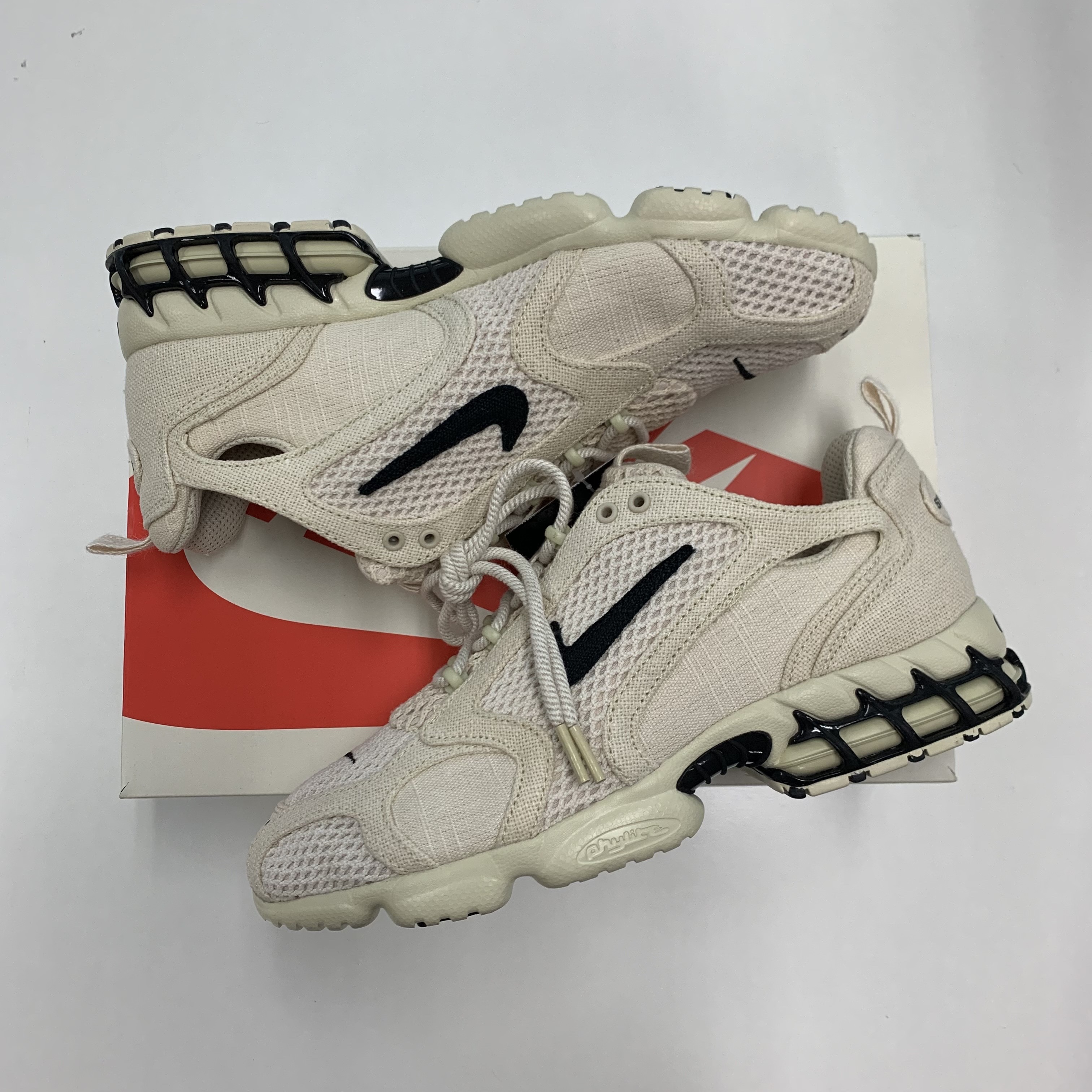 Nike x Stussy Air Zoom Spiridon Cage 2 Fossil 착용 스타일 - 2