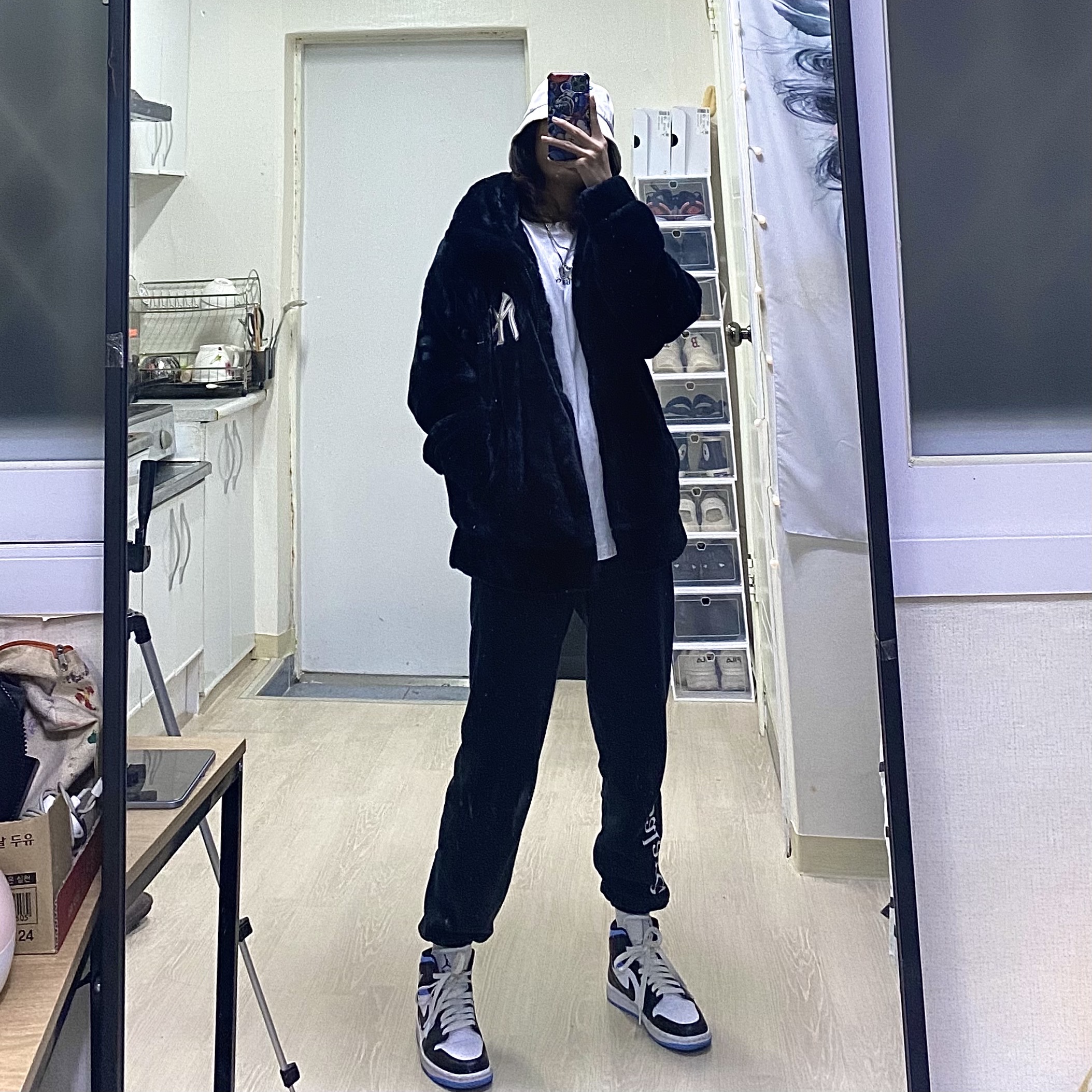 (W) Jordan 1 Mid White Black University Blue 착용 스타일