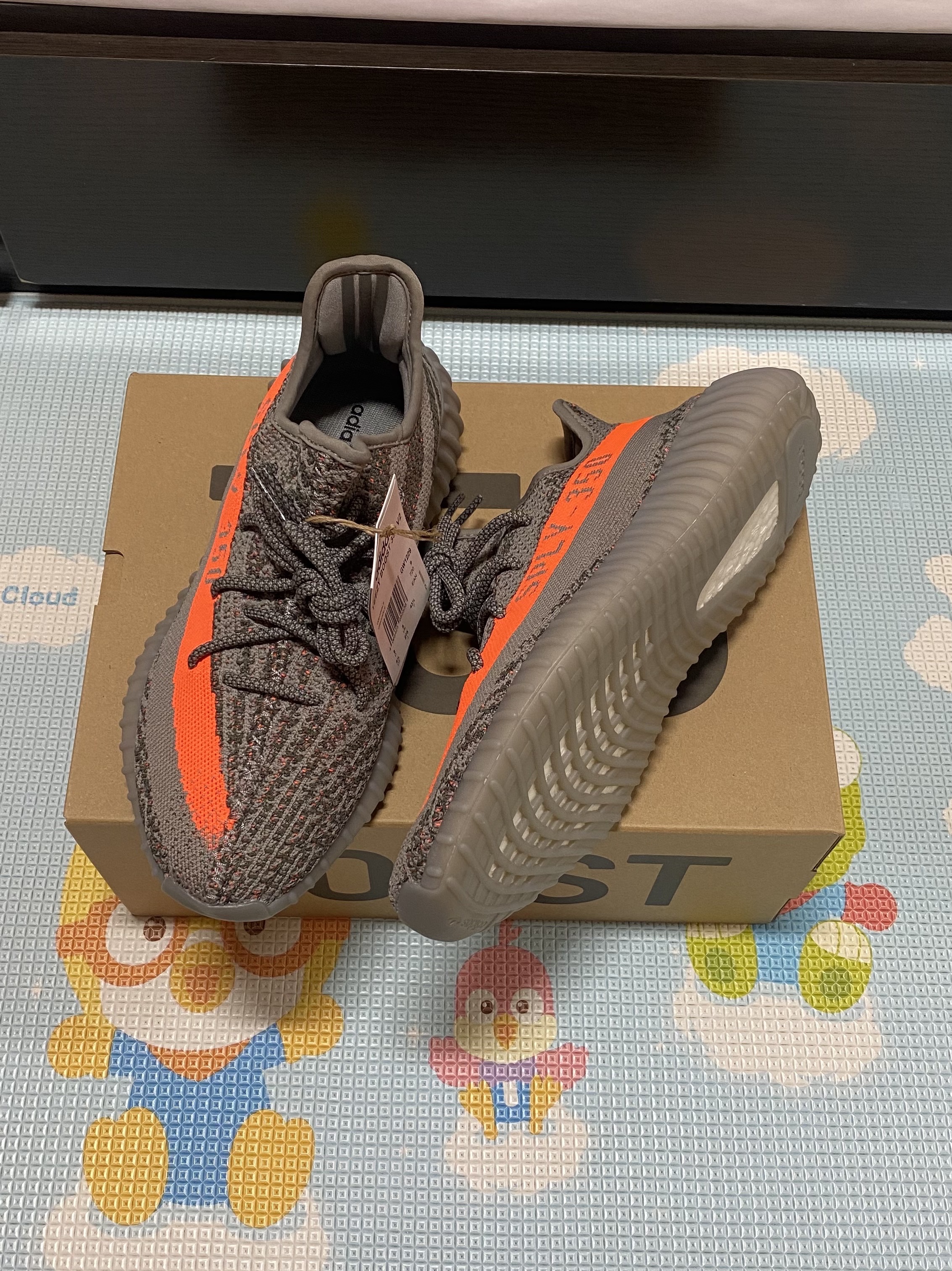 Adidas Yeezy Boost 350 V2 Beluga - Reflective 착용 스타일 - 4