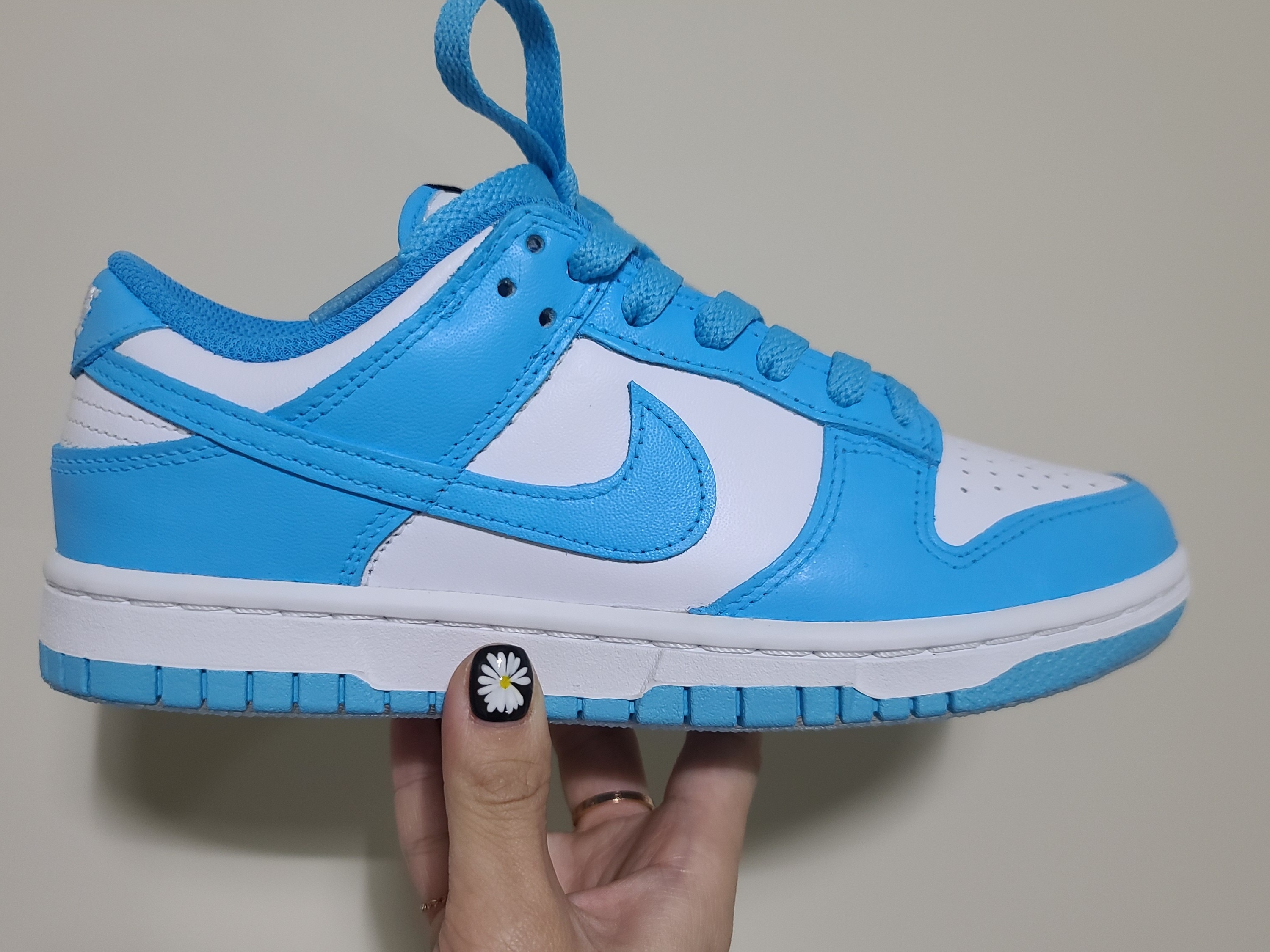 (W) Nike Dunk Low Triple White 착용 스타일 - 1