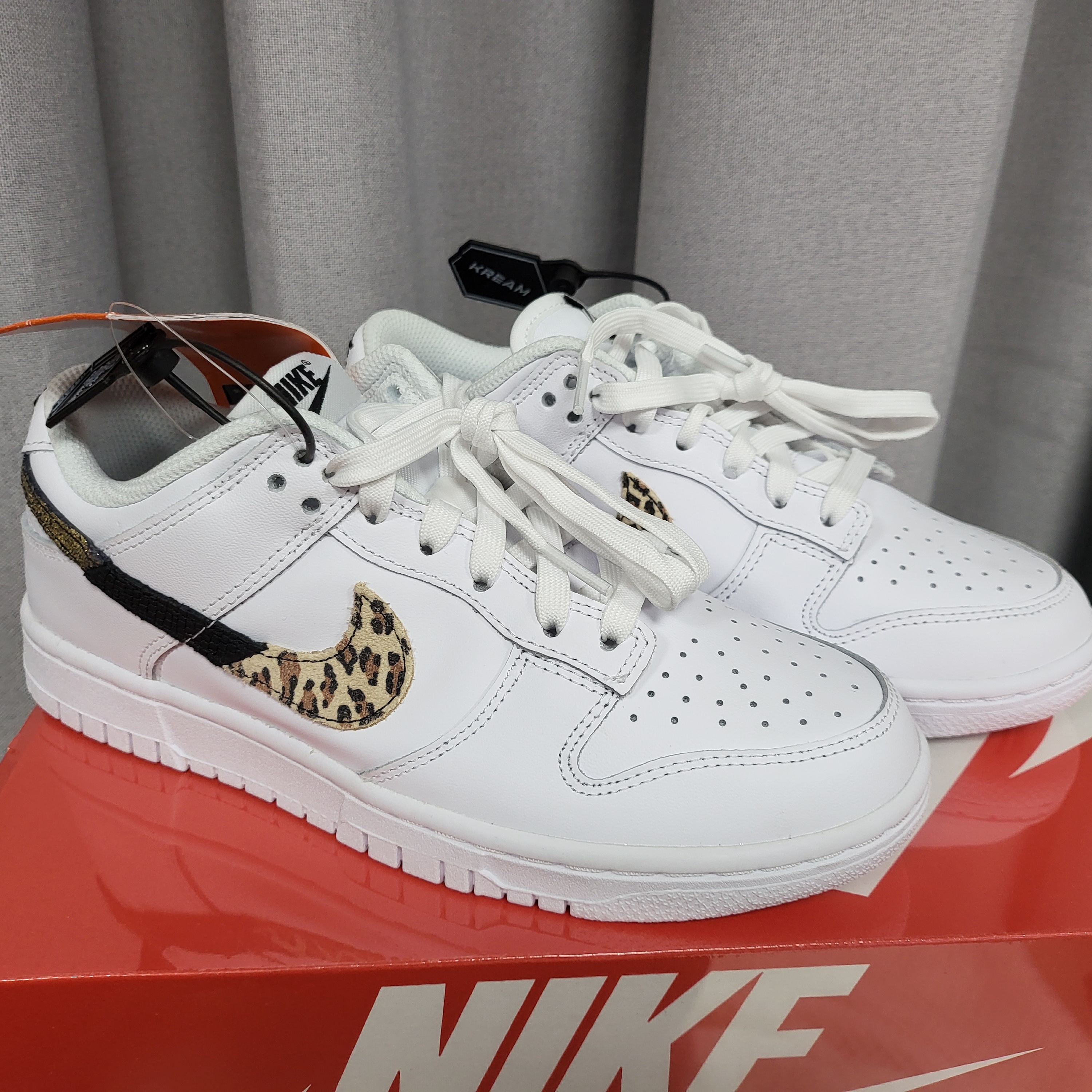 (W) Nike Dunk Low SE Primal White 착용 스타일 - 4